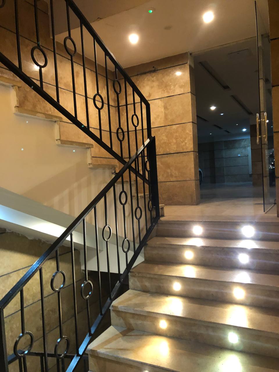 فروش آپارتمان 97 متر دولت دو پارکینگ سندی