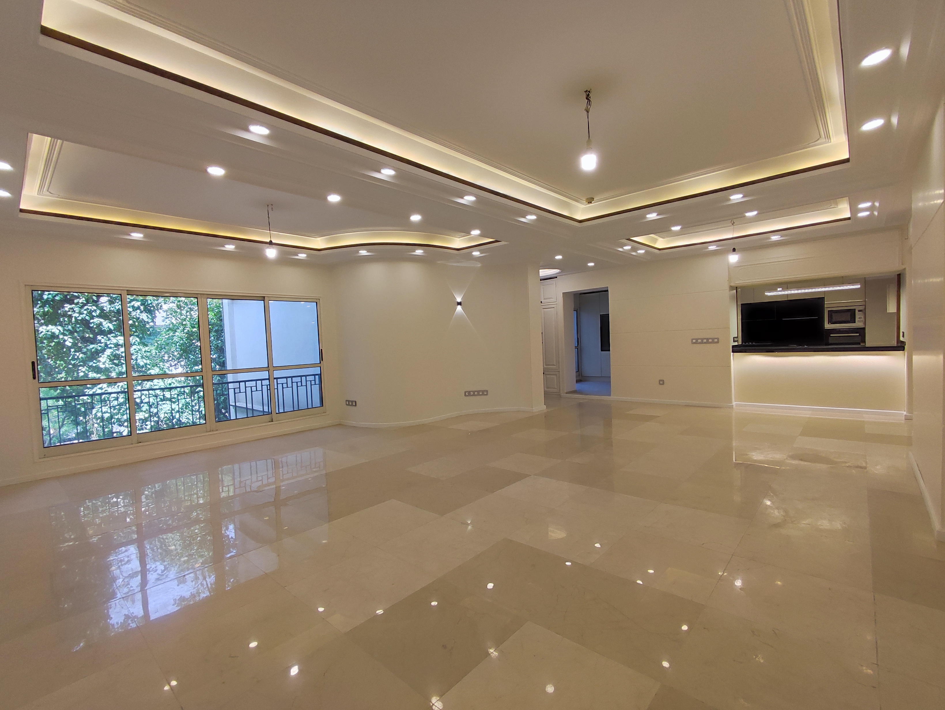 فروش آپارتمان 210متر آجودانیه 4 خواب