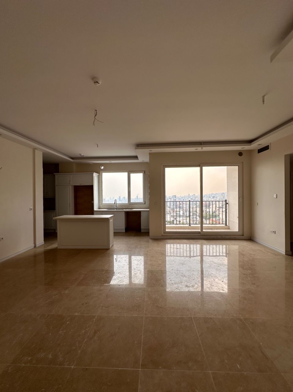 تهاتر آپارتمان 133متری با 80 متری در منطقه نیاوران