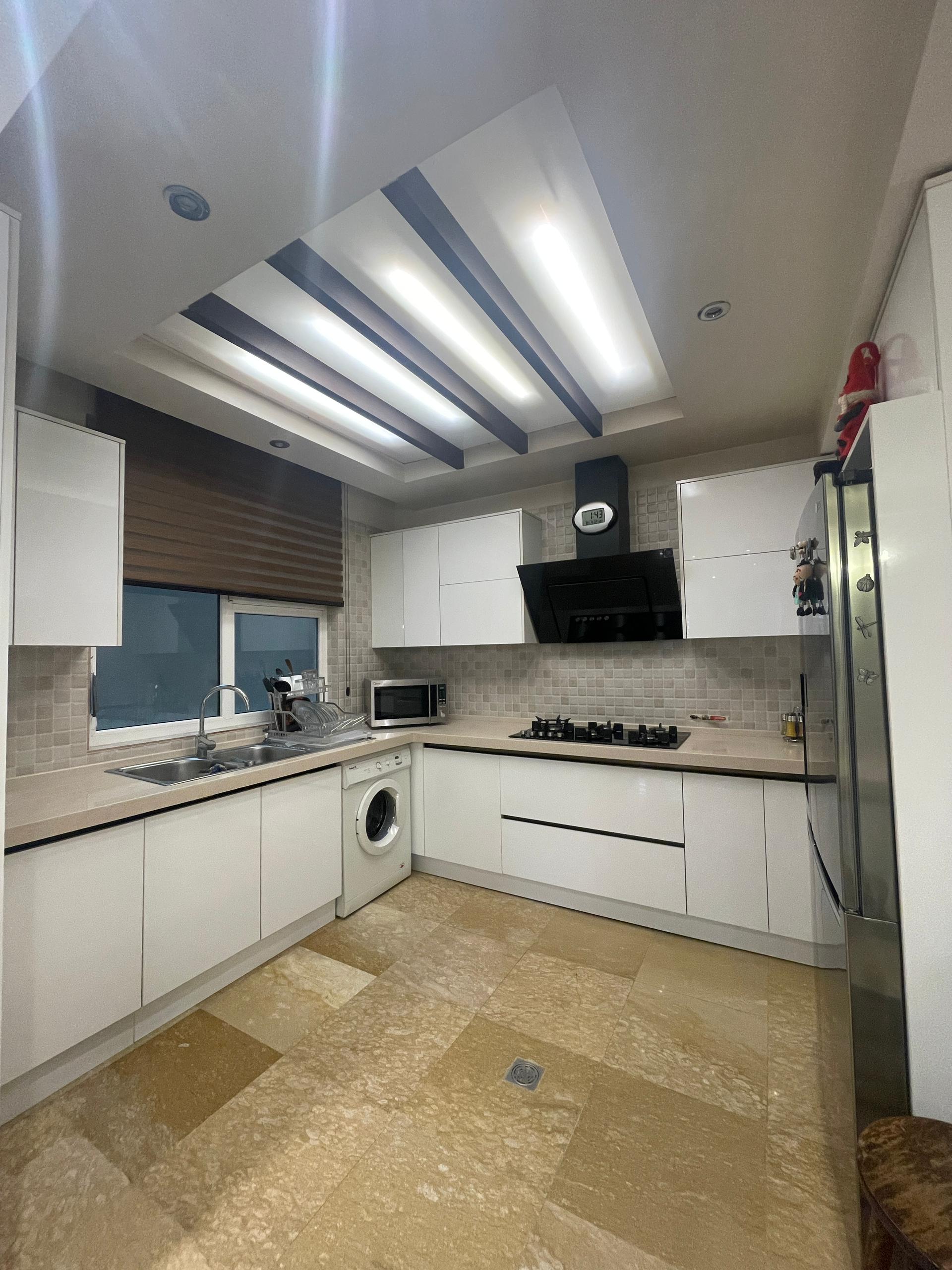 فروش آپارتمان 105 متر 2خواب فرمانیه فول امکانات