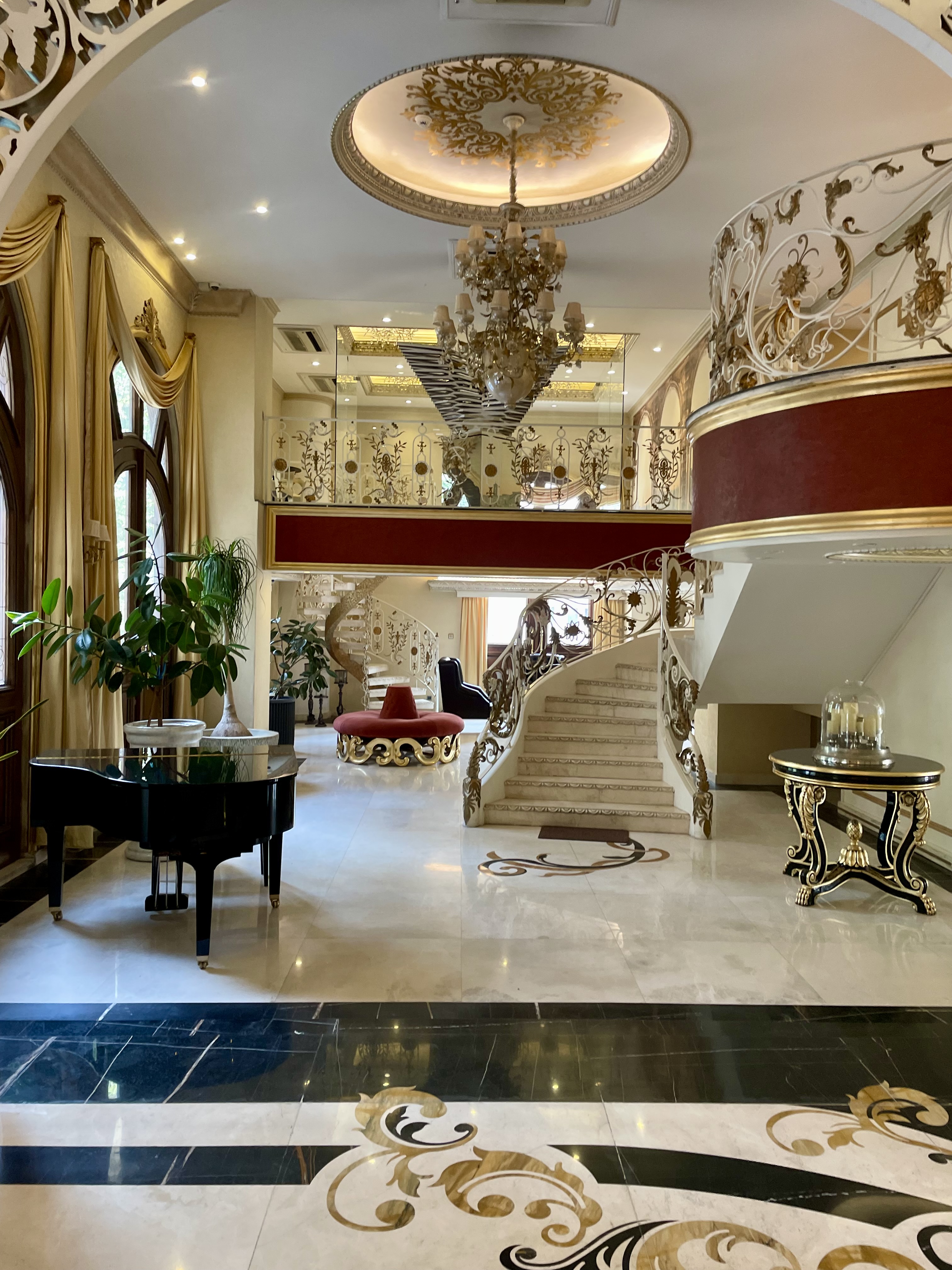 اجاره آپارتمان 200 متر فرمانیه 3خواب تاپ لوکیشن