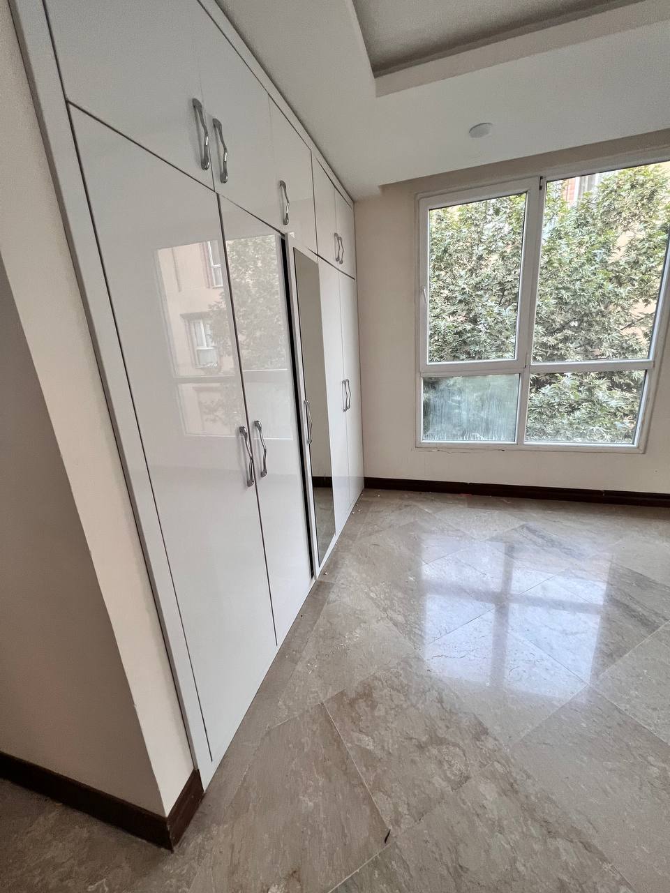 اجاره اپارتمان 170 متر  اقدسیه فول مشاعات