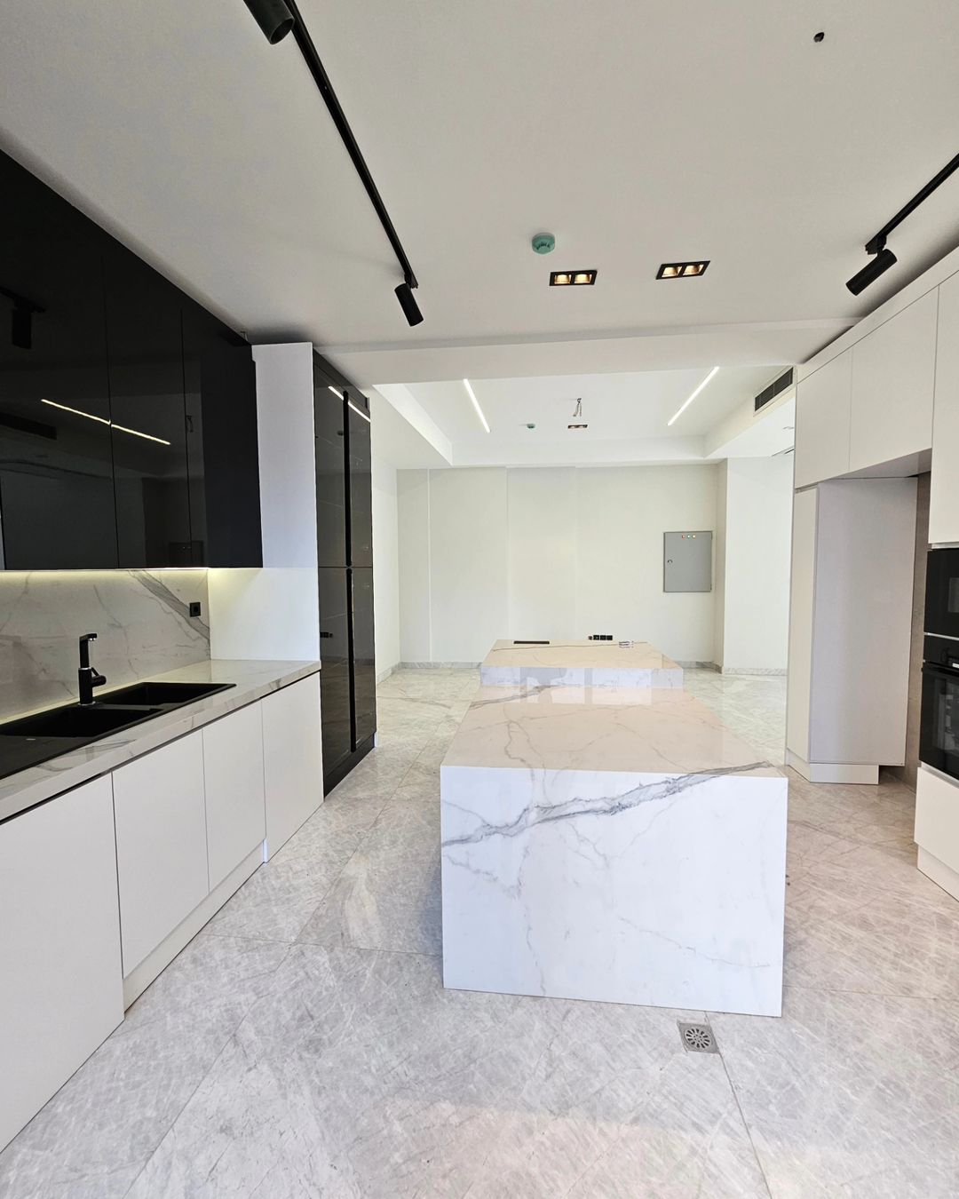 فرمانیه سنبل 260متر 4خواب 2مستر تک واحدی