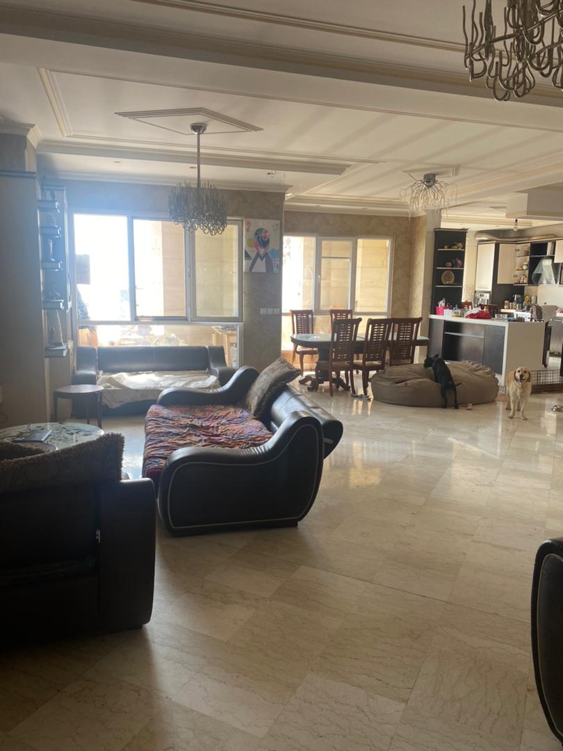 220متر بسیار خوش نشین مناسب خونه اولی کلید نخورده