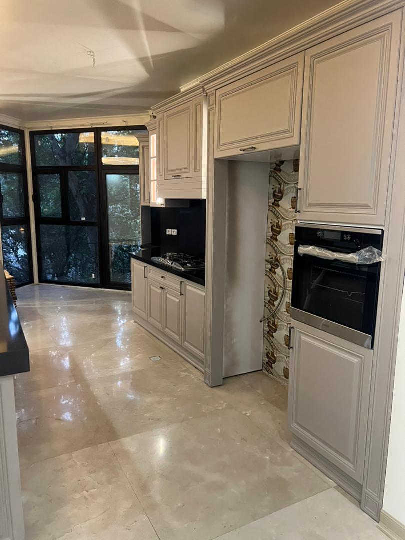 فروش اپارتمان 200متری سه خواب  تاپ لوکیشن