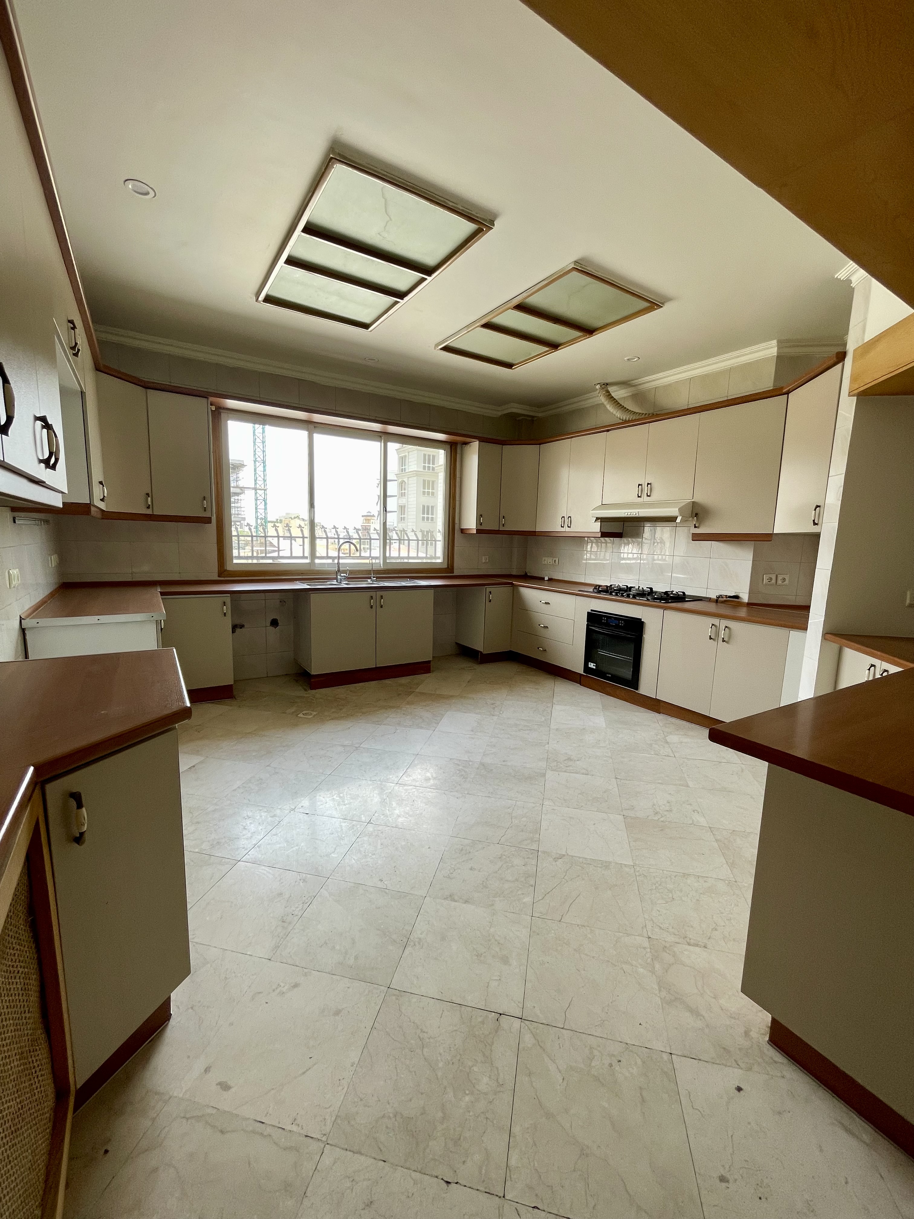 اجاره آپارتمان 210 متر فرمانیه 3خواب