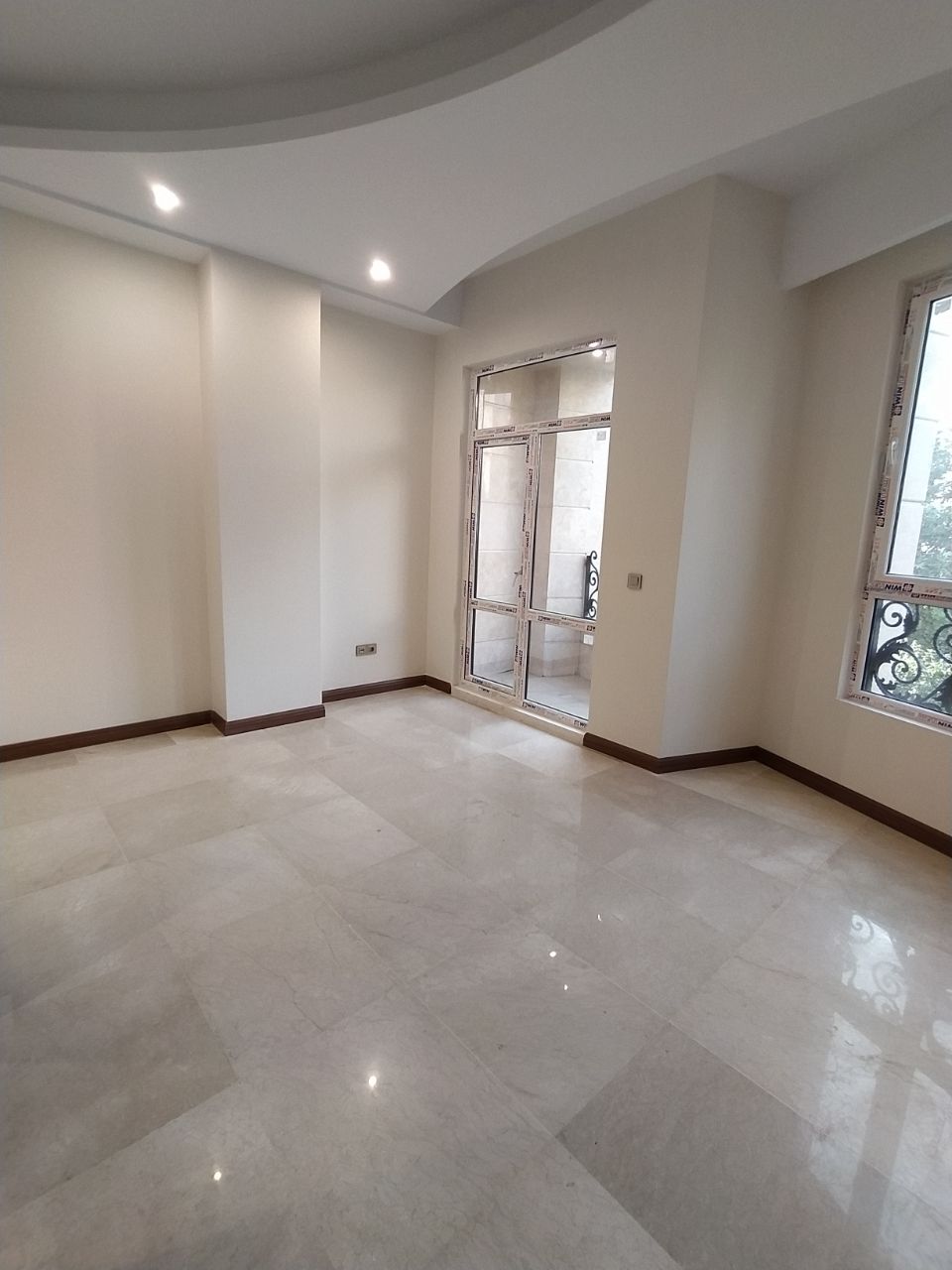 فروش آپارتمان 112متر دولت فول امکانات غرق در نور جنوب