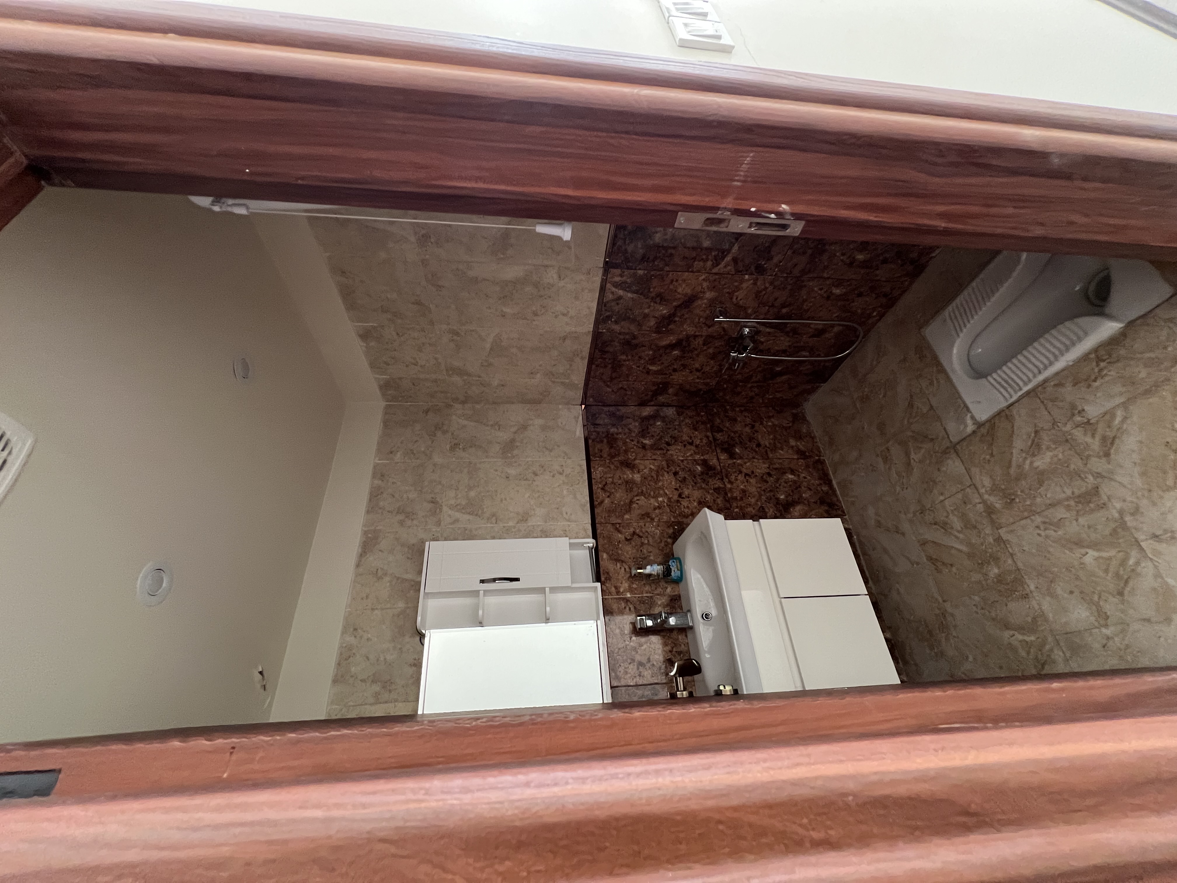 فروش 130 متر آپارتمان تک واحدی کلید نخورده غرق نور مستقیم