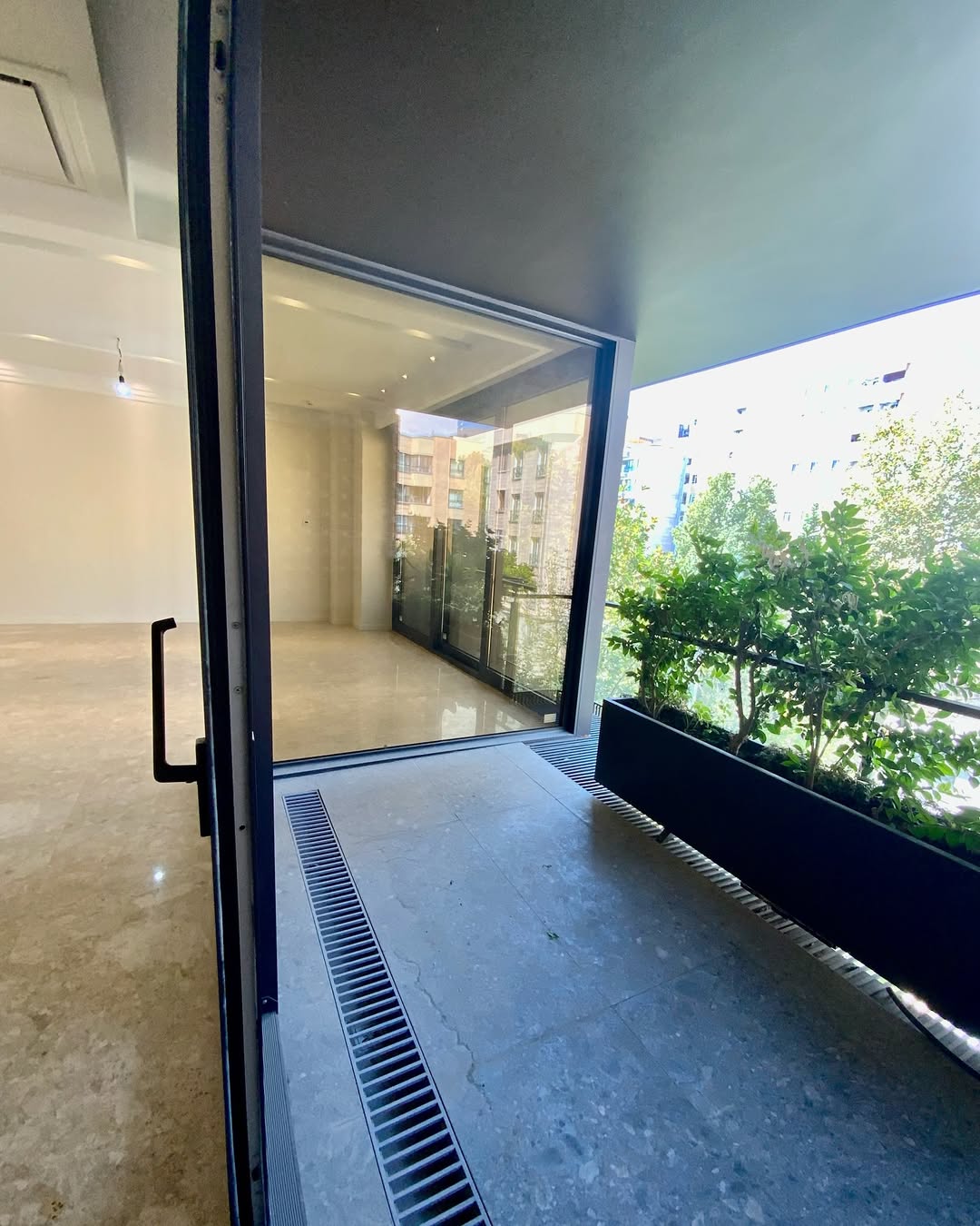 برج باغ 200 متری در فرمانیه فول مشاعات هتلینگ