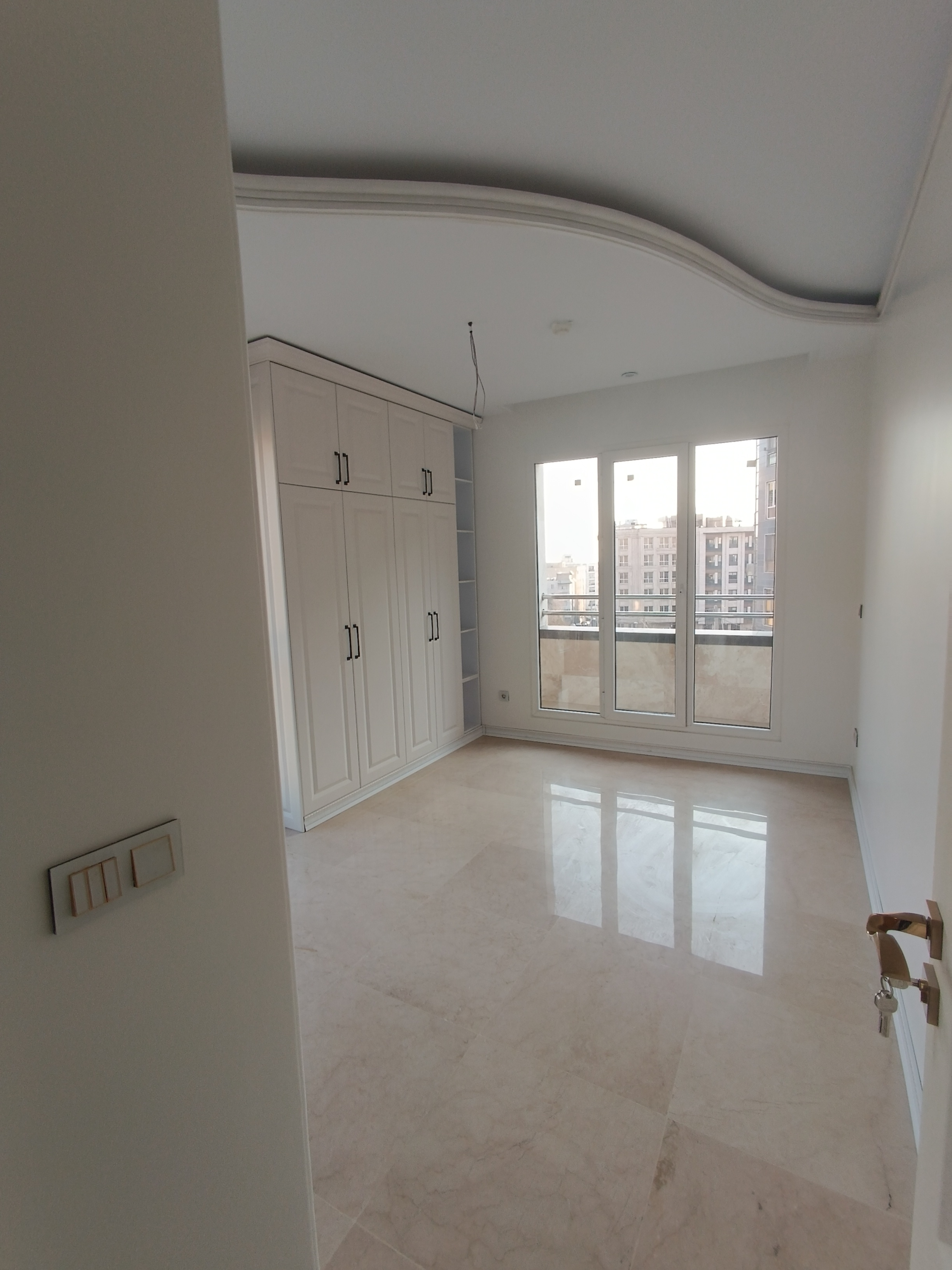 فروش آپارتمان 220 متر شهرک لاله تکواحدی 3 خواب ویو کوهستان