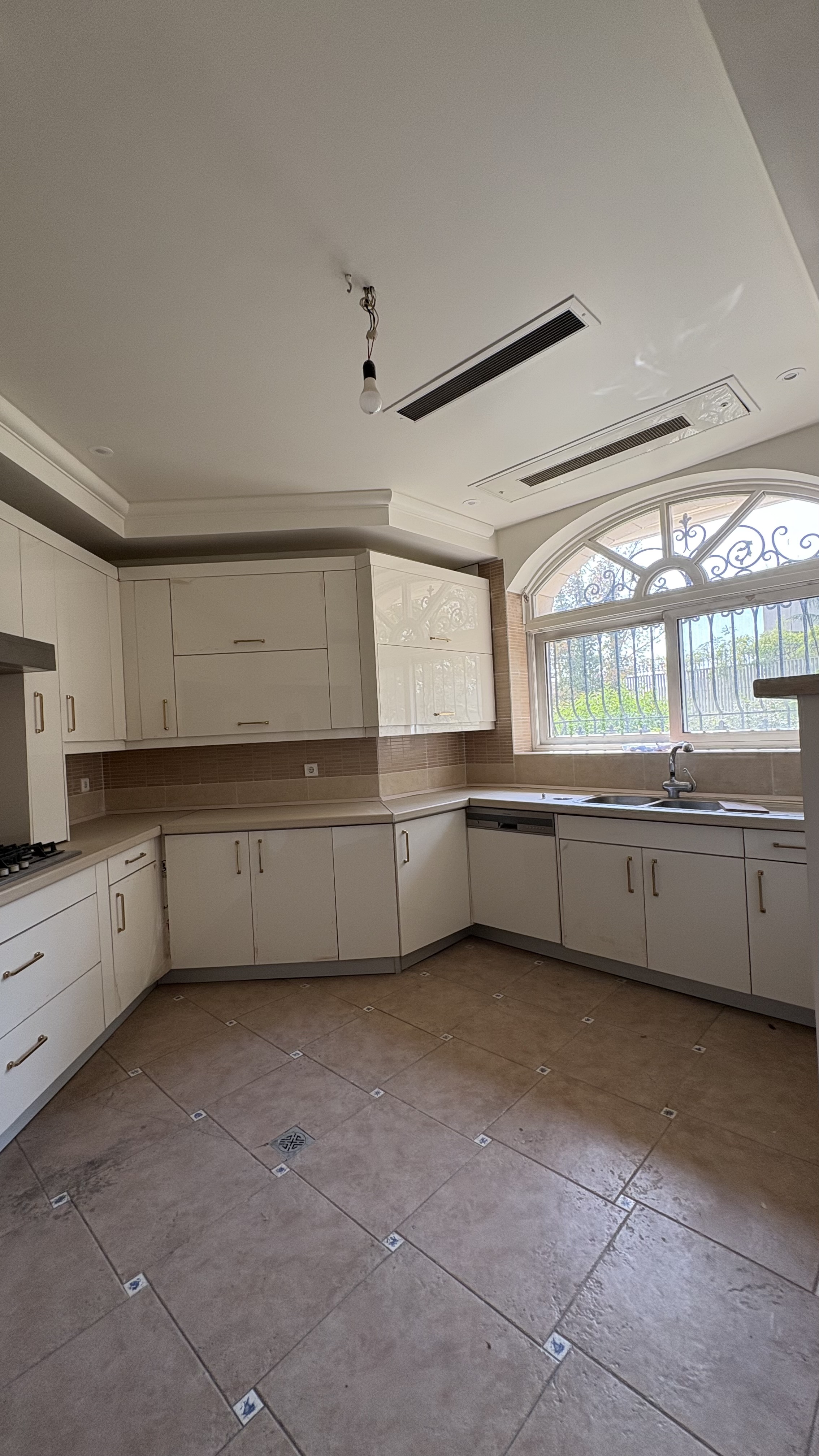 فروش آپارتمان 240 متر جمشیدیه فول مشاعات