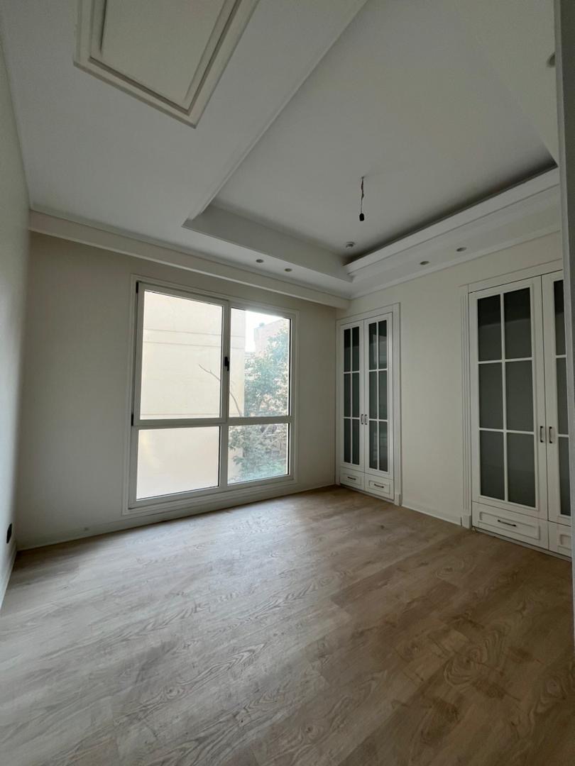 فروش اپارتمان 200 متر اندرزگو برج باغ بى نظير