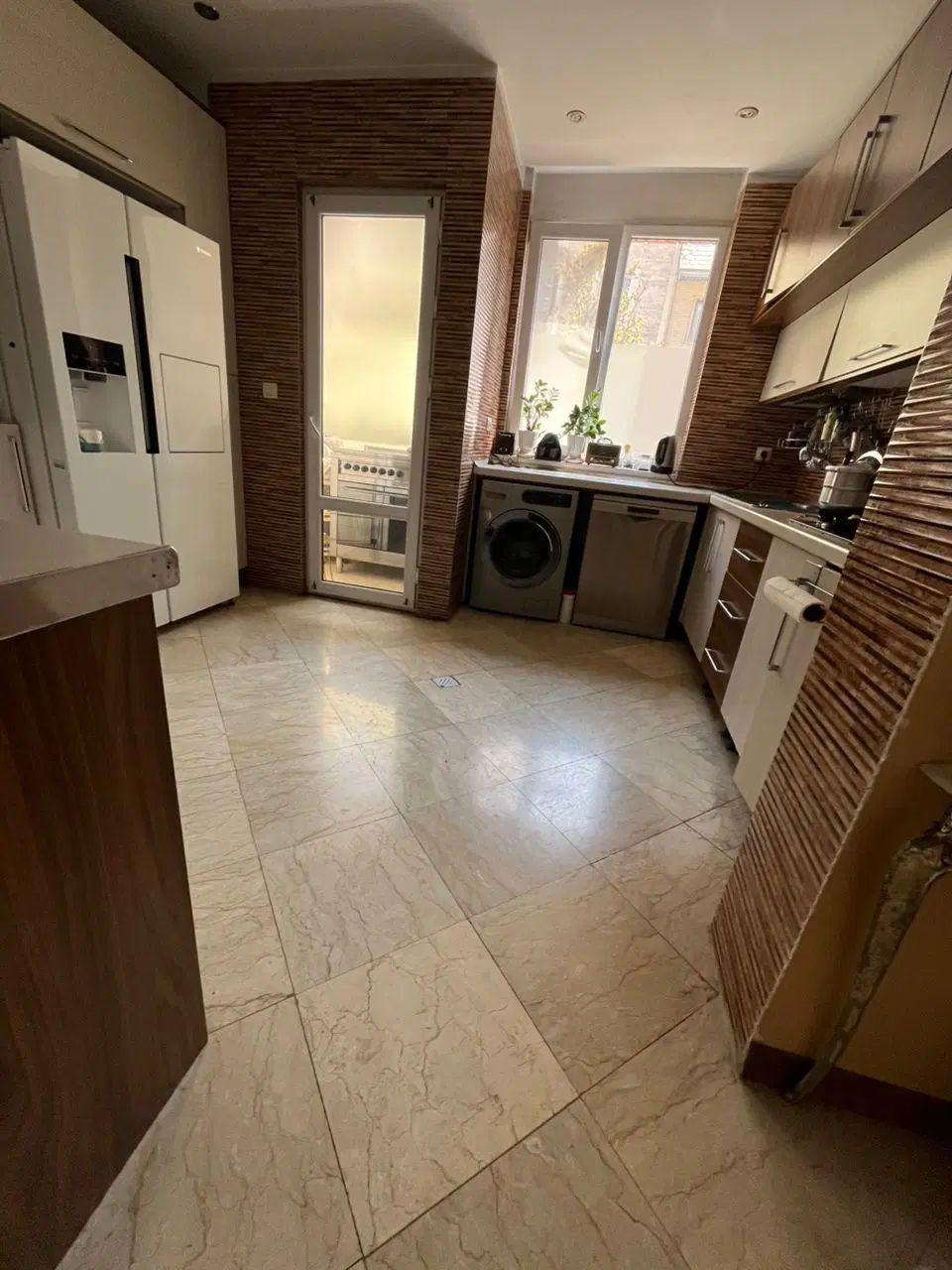 اجاره آپارتمان 136 متر فرجام 3 خواب