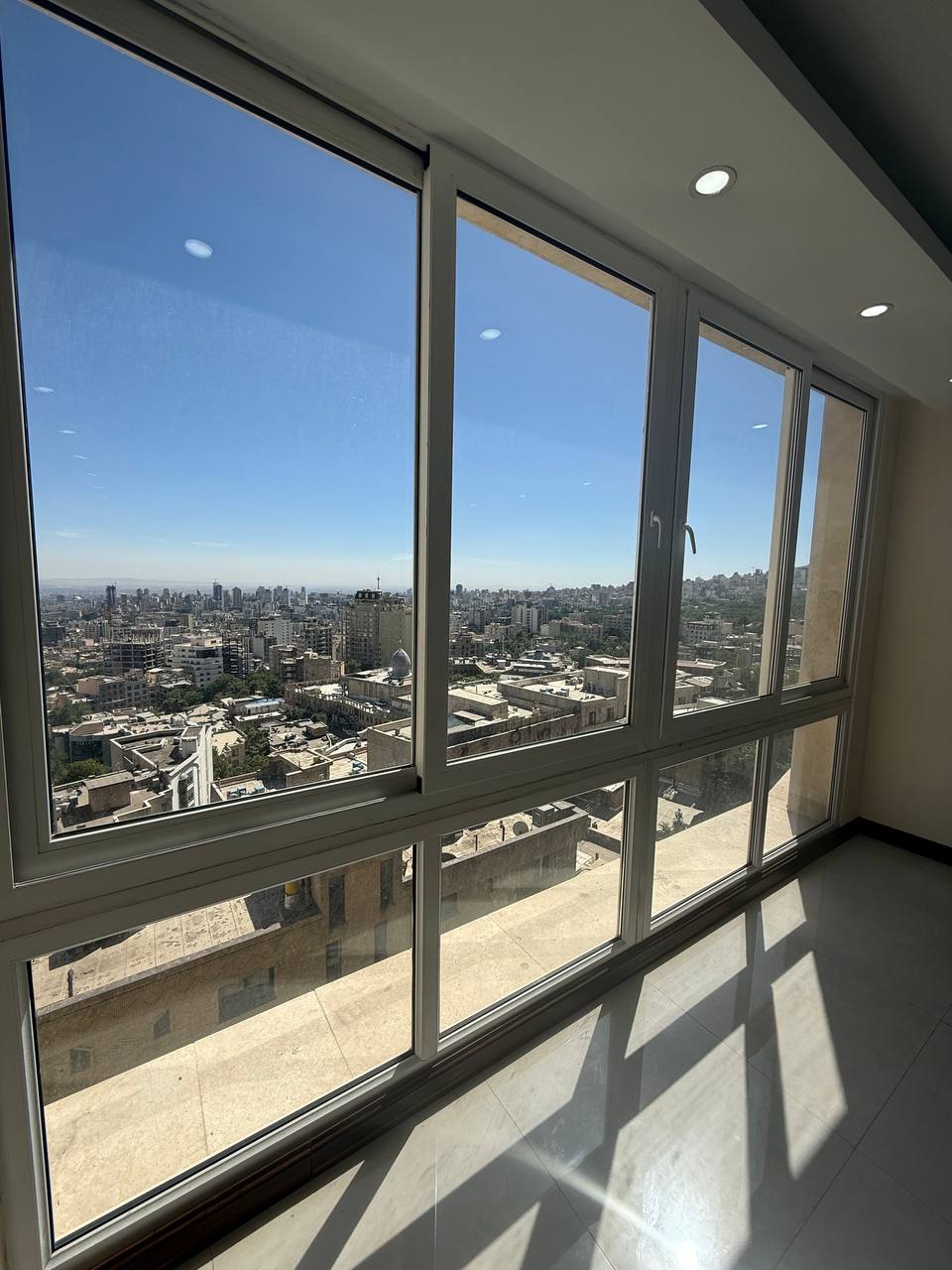 اجاره آپارتمان 130متر نیاوران تاپ لوکیشن ویو کل شهر