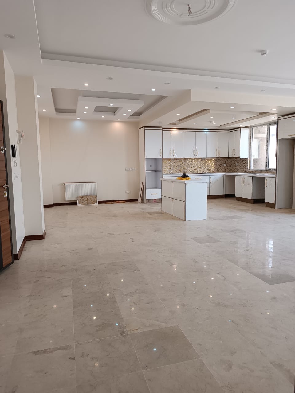 فروش اپارتمان 135 متر هفت حوض خوش نقشه غرق نور