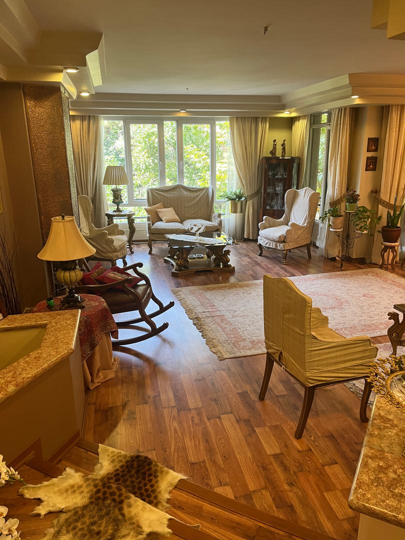 اپارتمان190متری سه خواب تاپ لوکیشن
