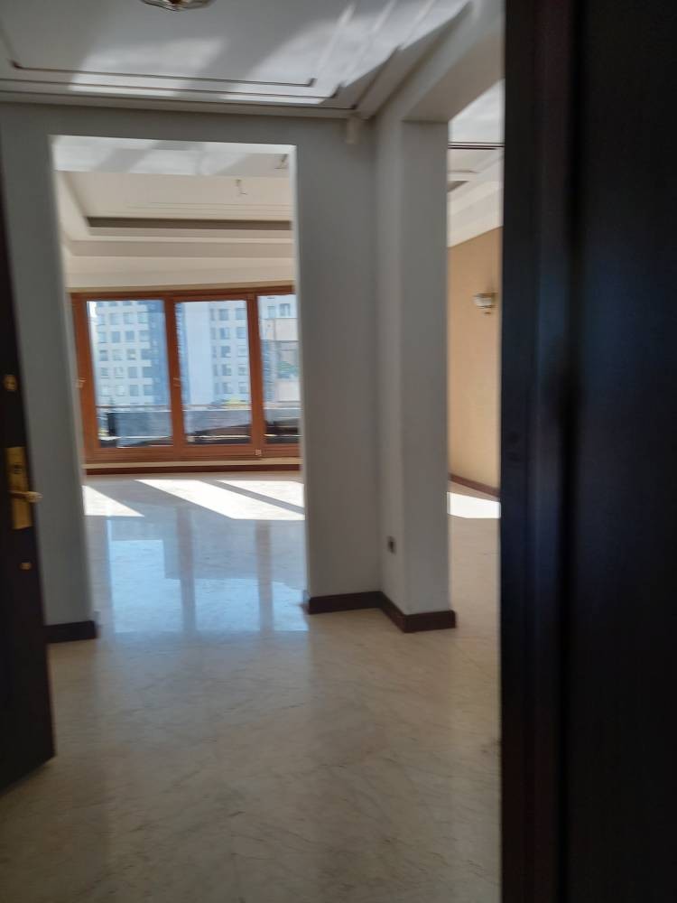 فروش آپارتمان 246 متر 3 خواب در نیاوران