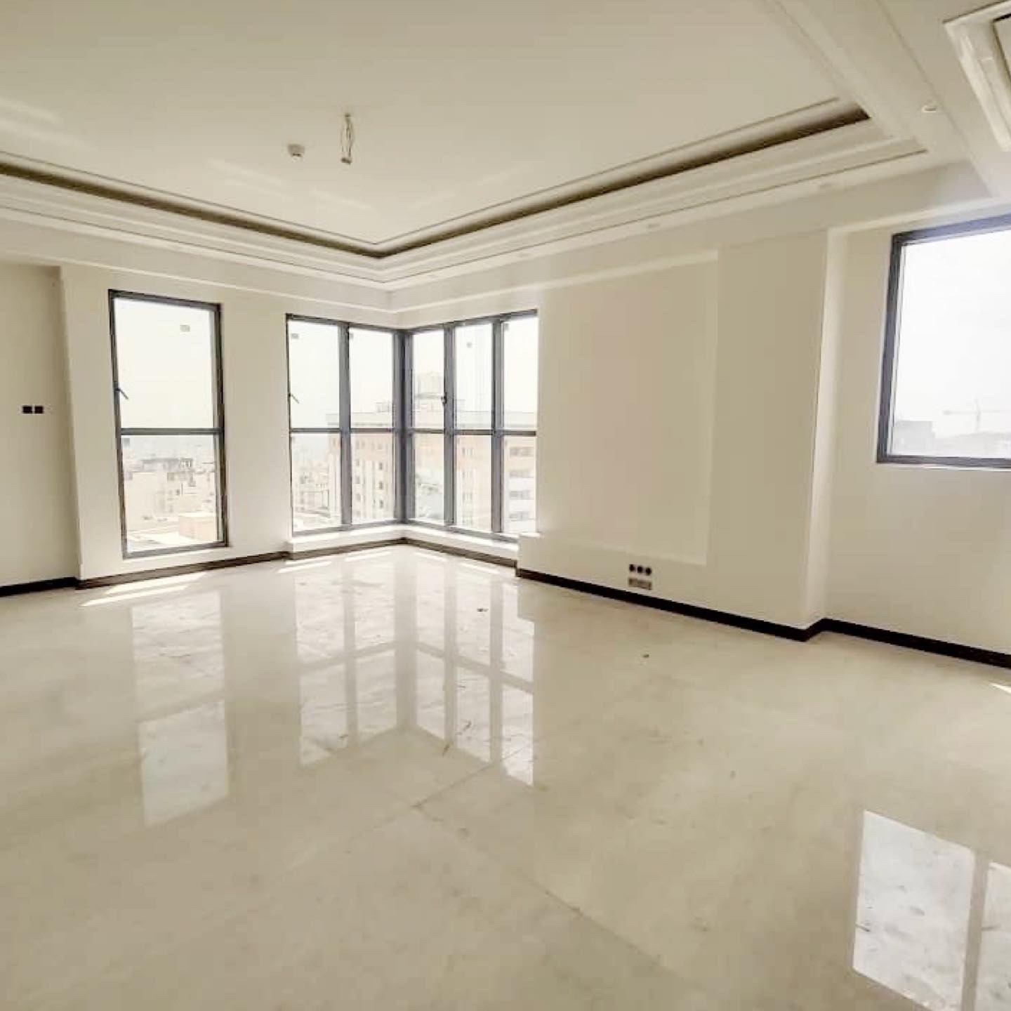 فرمانیه ۱۱۰ متر تکواحدی فول امکانات