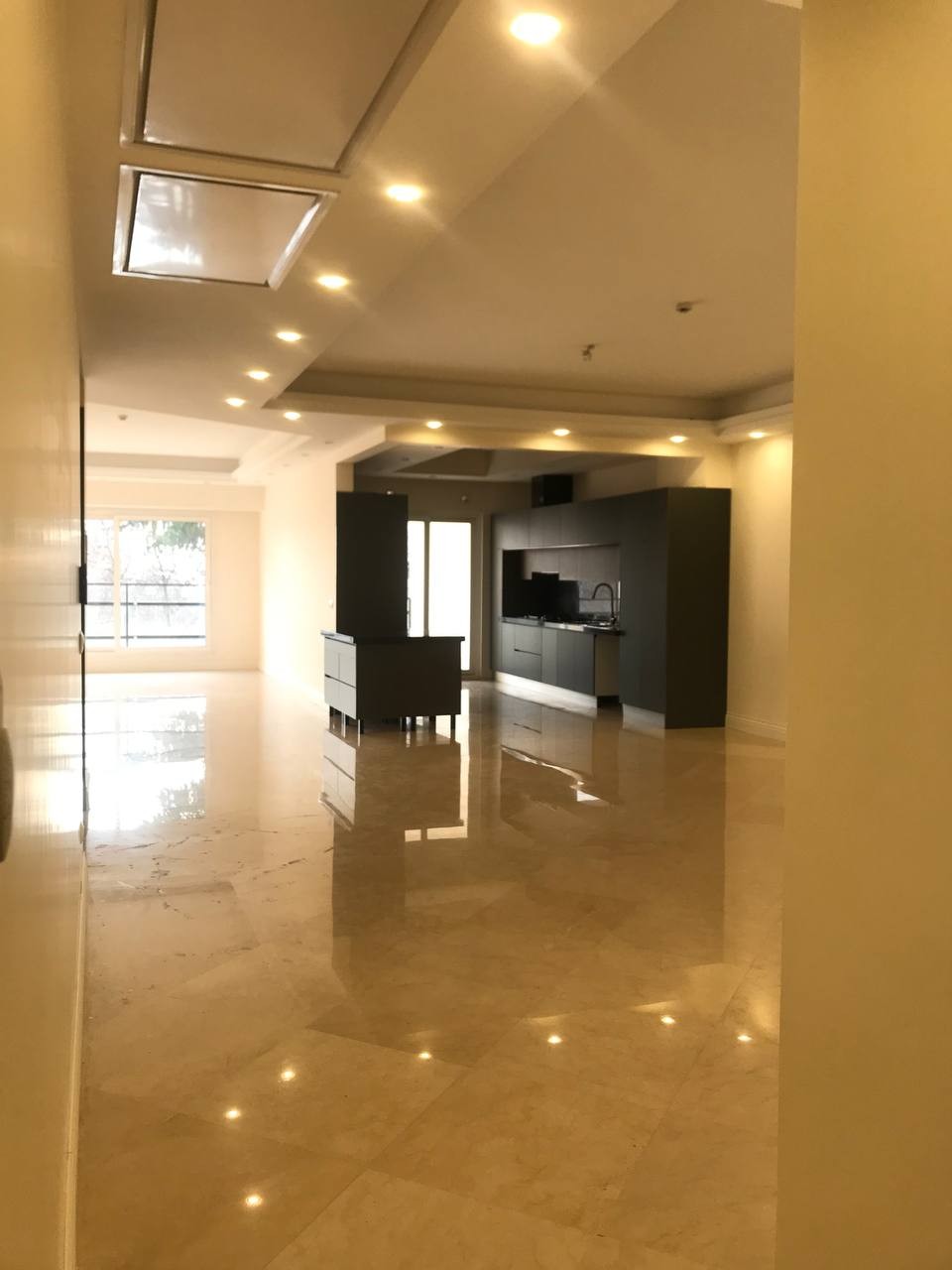 ۲۳۰متر ۴خواب / نوساز تک واحدی