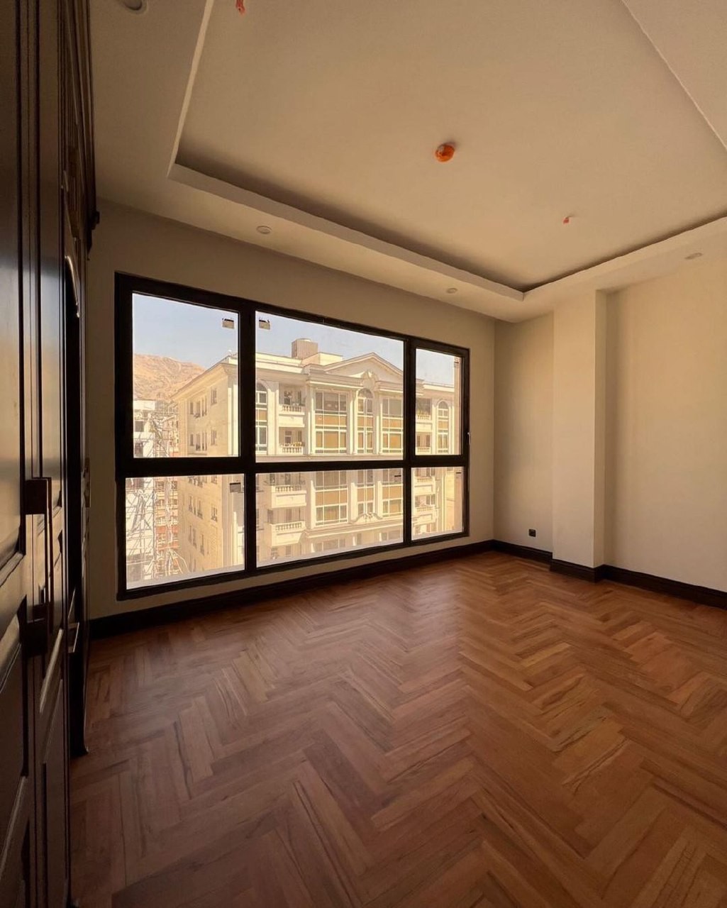 ۲۵۰ متر ، مدرن، کلید نخورده