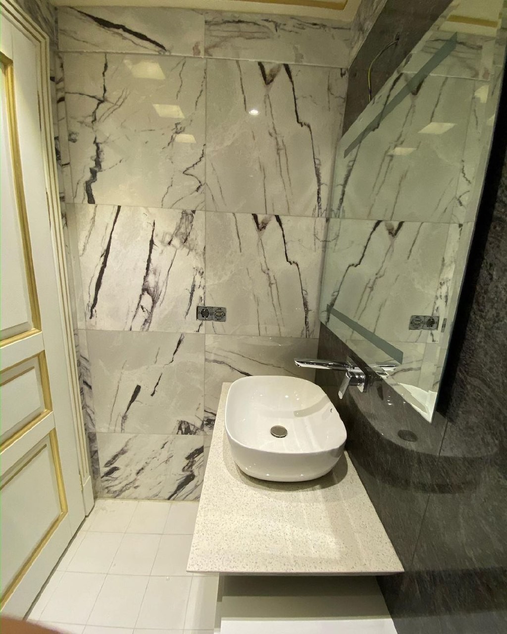 ۲۴۰ متر ، برج باغ ، تراس قابل چیدمان