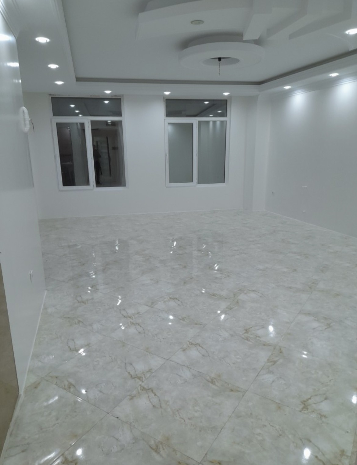 آجودانیه ۹۰ متر ۲ خواب تک واحدی