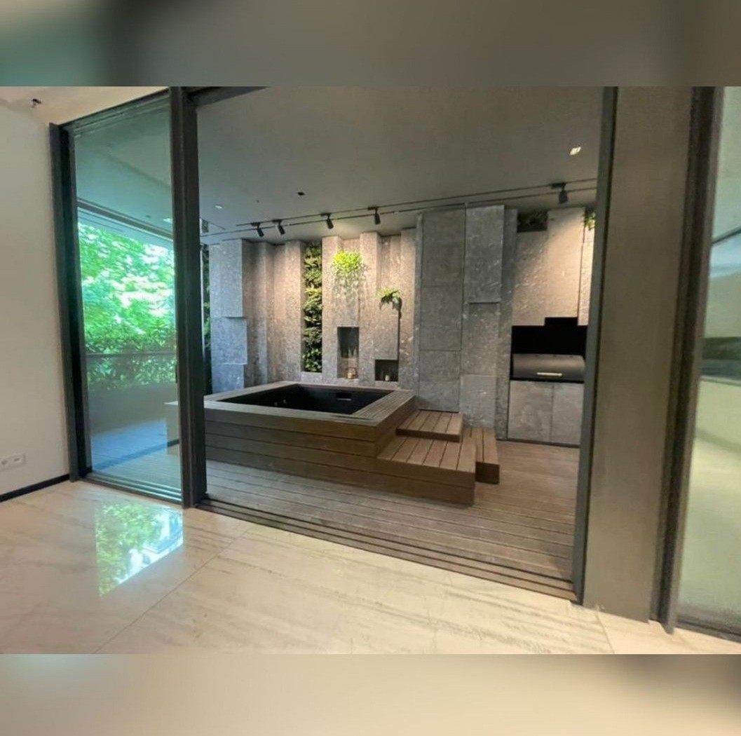 نیاوران ۱۳۰ متر ۲ خواب ۲ پارکینگ