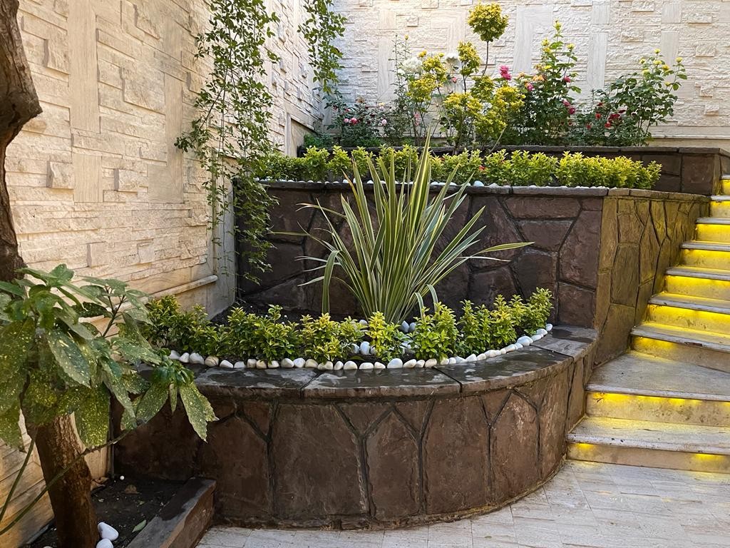 ۷۰۰ متر ویلایی ، مناسب مشاغل