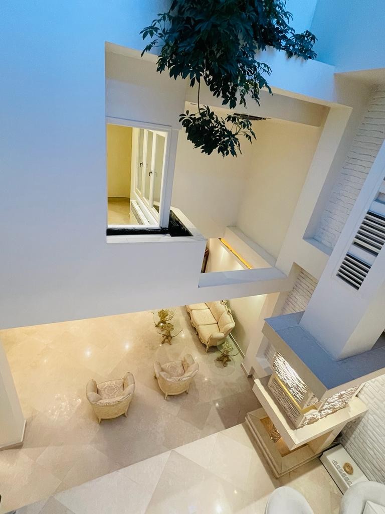 ۸۰۰ متر ویلایی در دل ۲۲۰۰ متر باغ