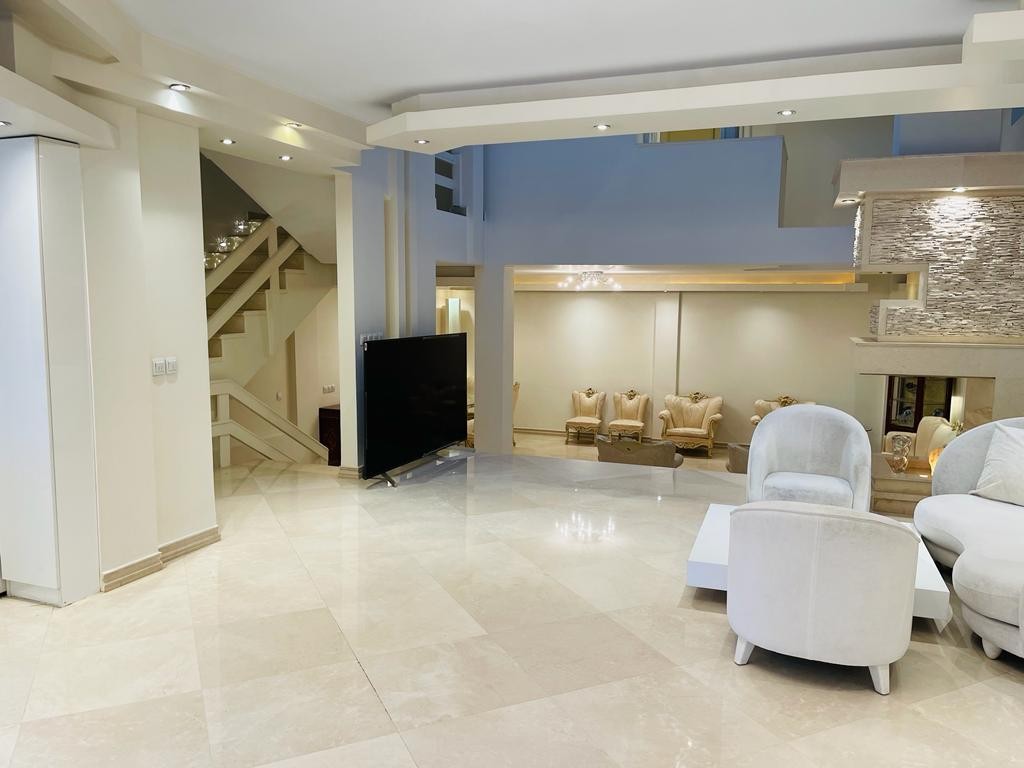 ۸۰۰ متر ویلایی در دل ۲۲۰۰ متر باغ