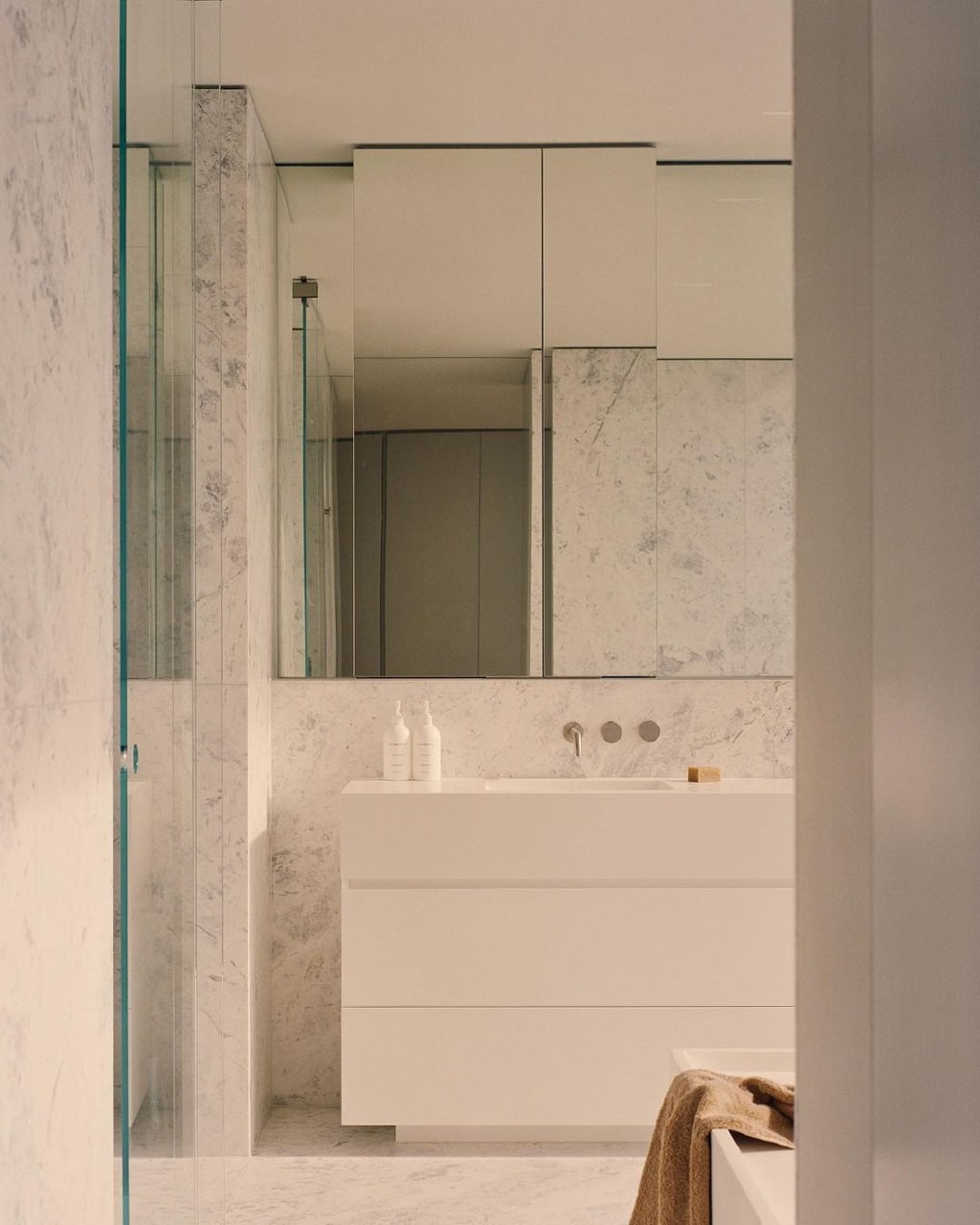 ۱۰۳ متر، ۲ خواب ، بازسازی شده