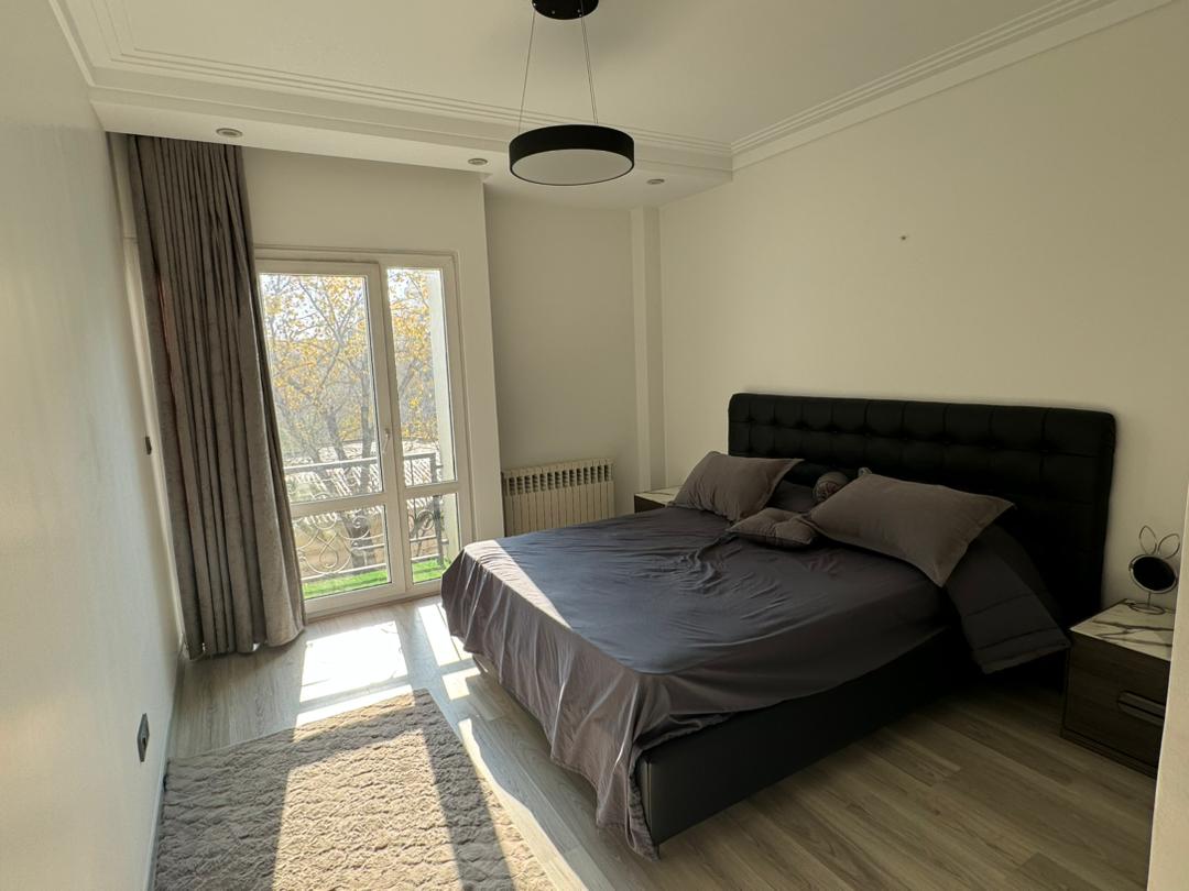 فروش آپارتمان نیاوران 203 متر ویو مشجر نزدیک پارکینگ لوکیشن اعیانی