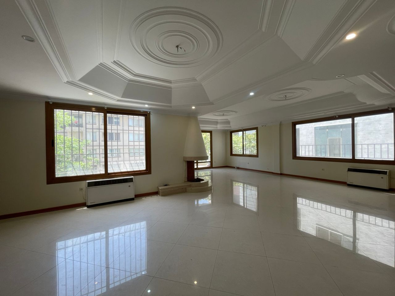 فروش آپارتمان ۱۹۰ متر جردن حیاط اختصاصی