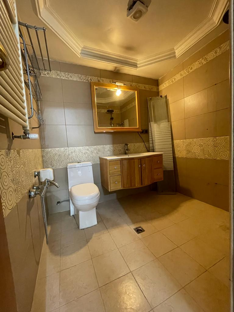 فروش آپارتمان ۱۹۰ متر سنبل فرمانیه شرقی