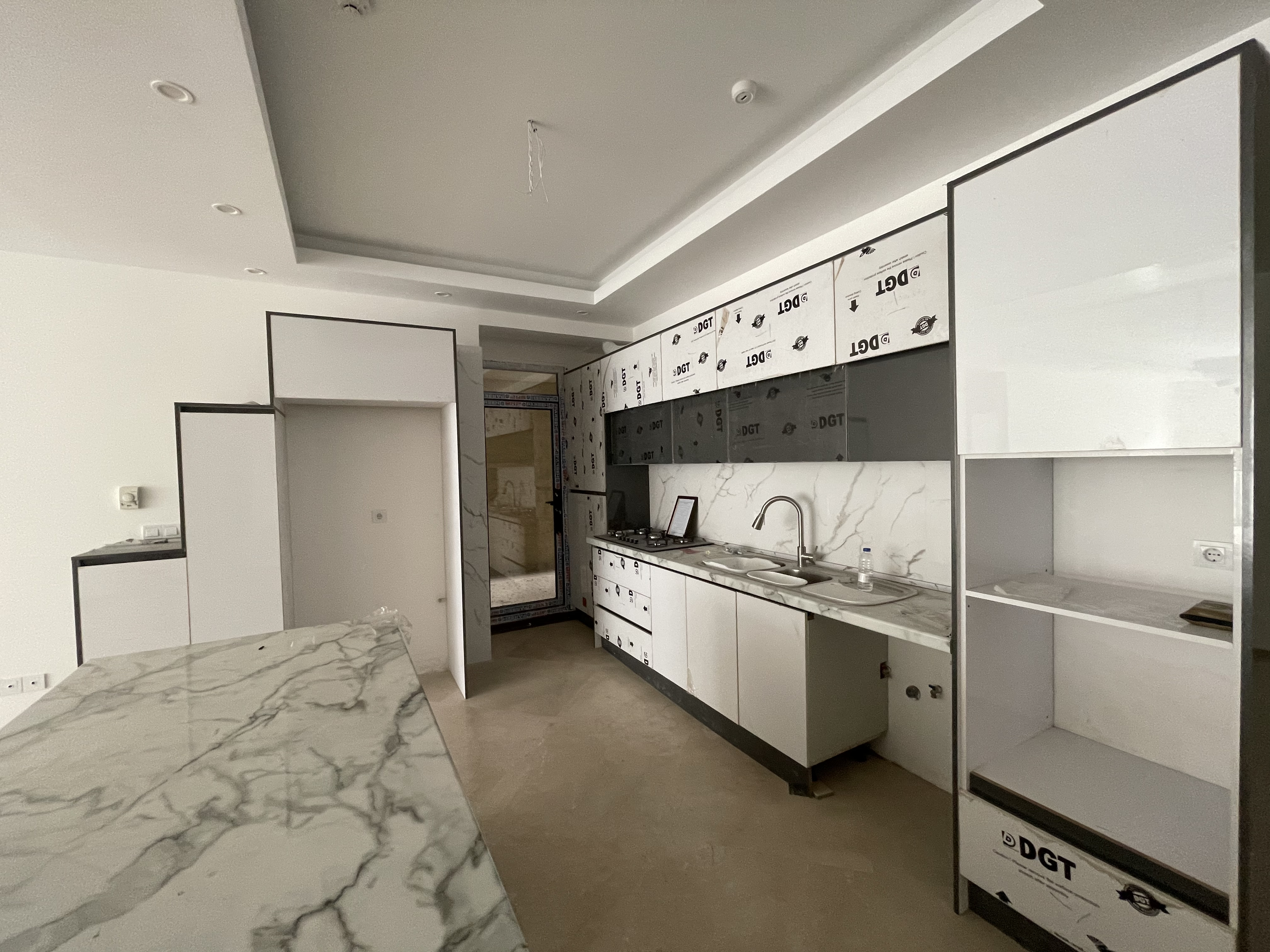 اجاره آپارتمان ۲۰۰ متر اقدسیه فول مشاعات