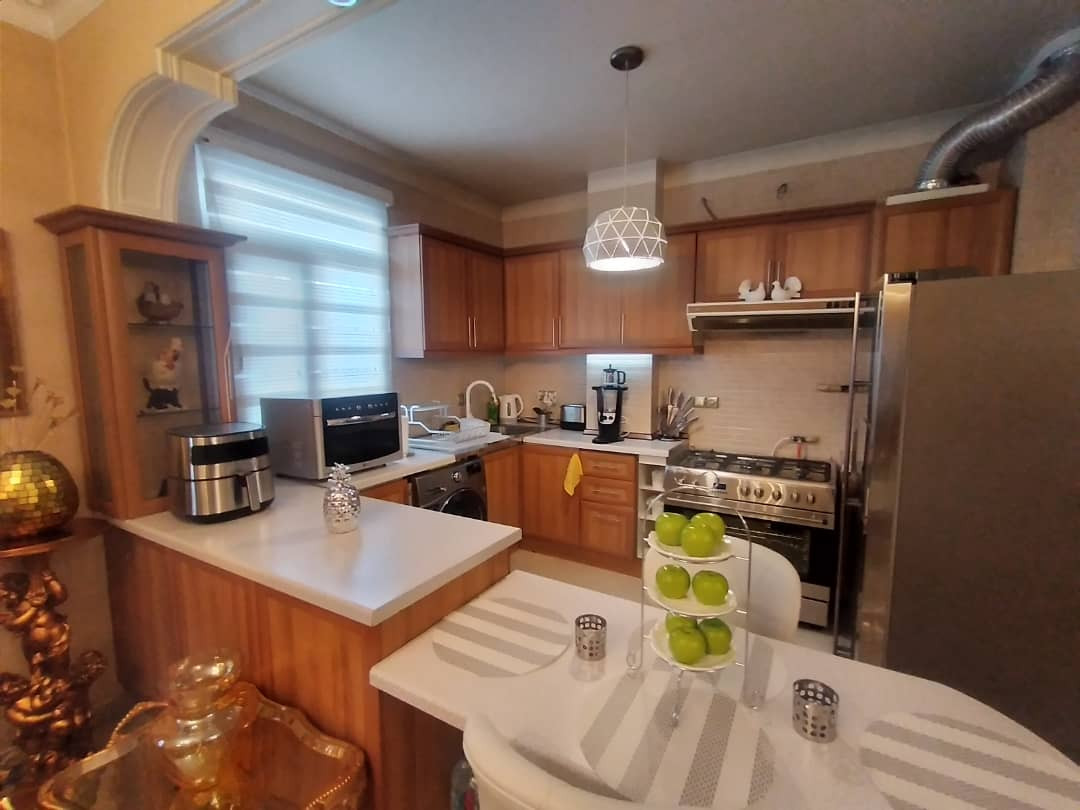 فروش آپارتمان 85 متر هروی 2جهت نور