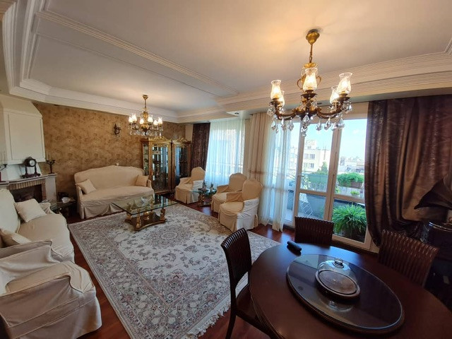 فروش آپارتمان ۱۴۰ متر کیکاووس افتابگیر