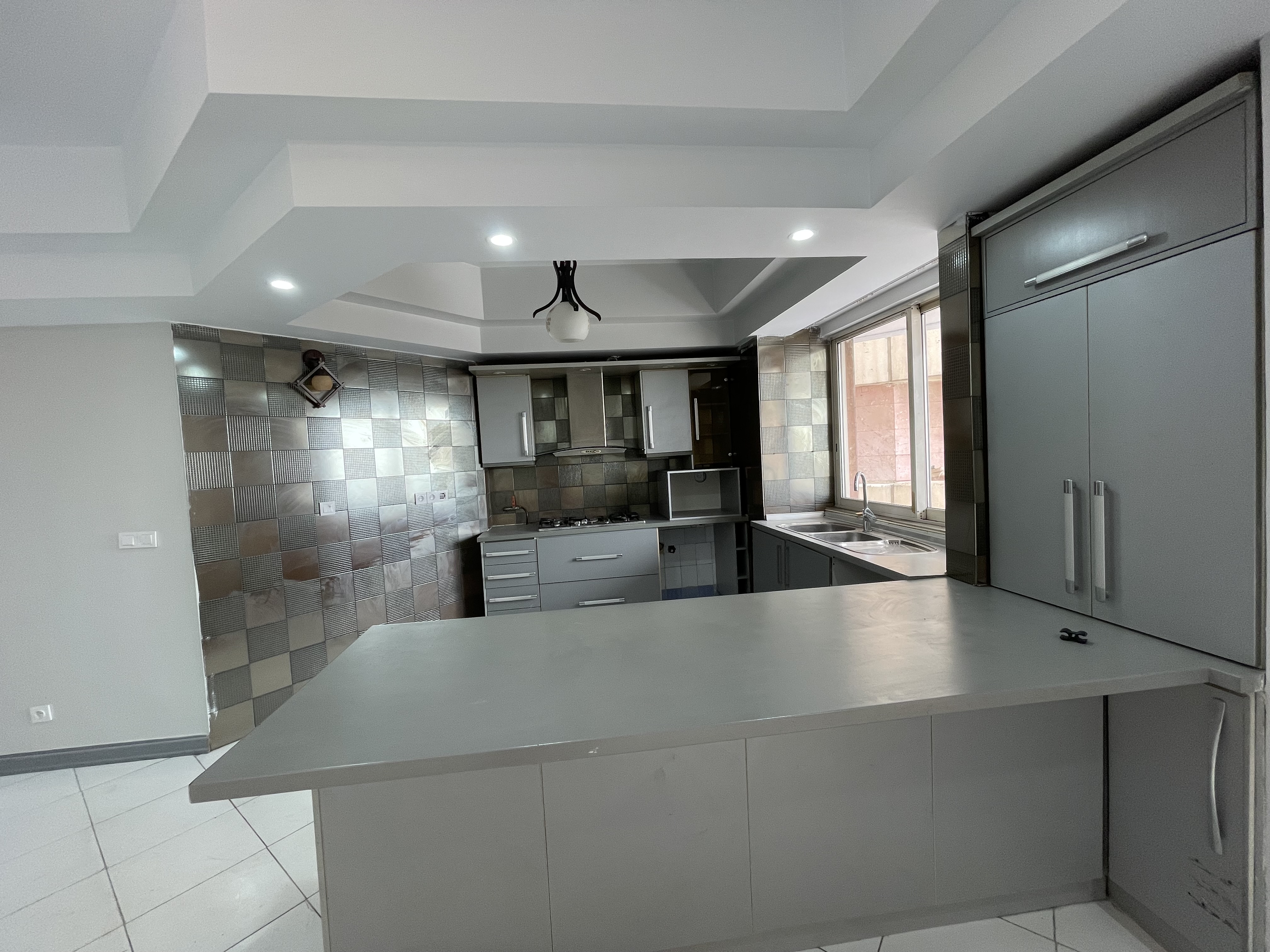 فروش اپارتمان 127 متری در نیاوران