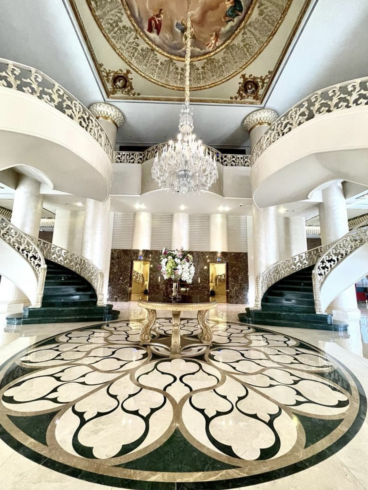 فروش آپارتمان ۲۵۰ متر نیاوران