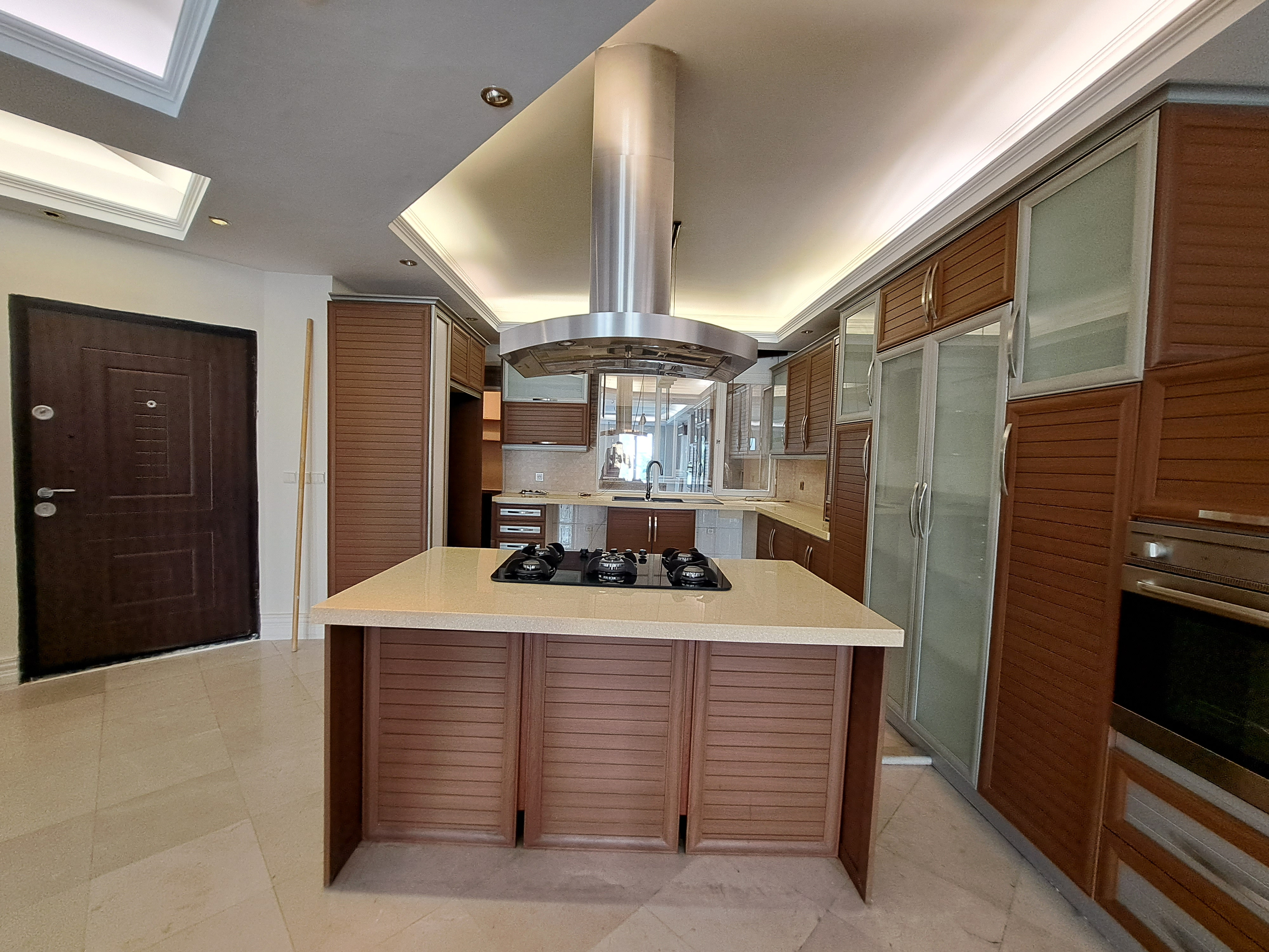 فروش آپارتمان ۱۴۰ متر در دیباجی جنوبی