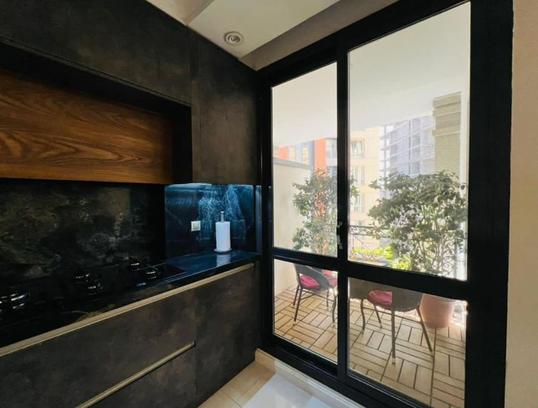 200 متر آجودانیه / مشاعات دار / تراس چیدمان