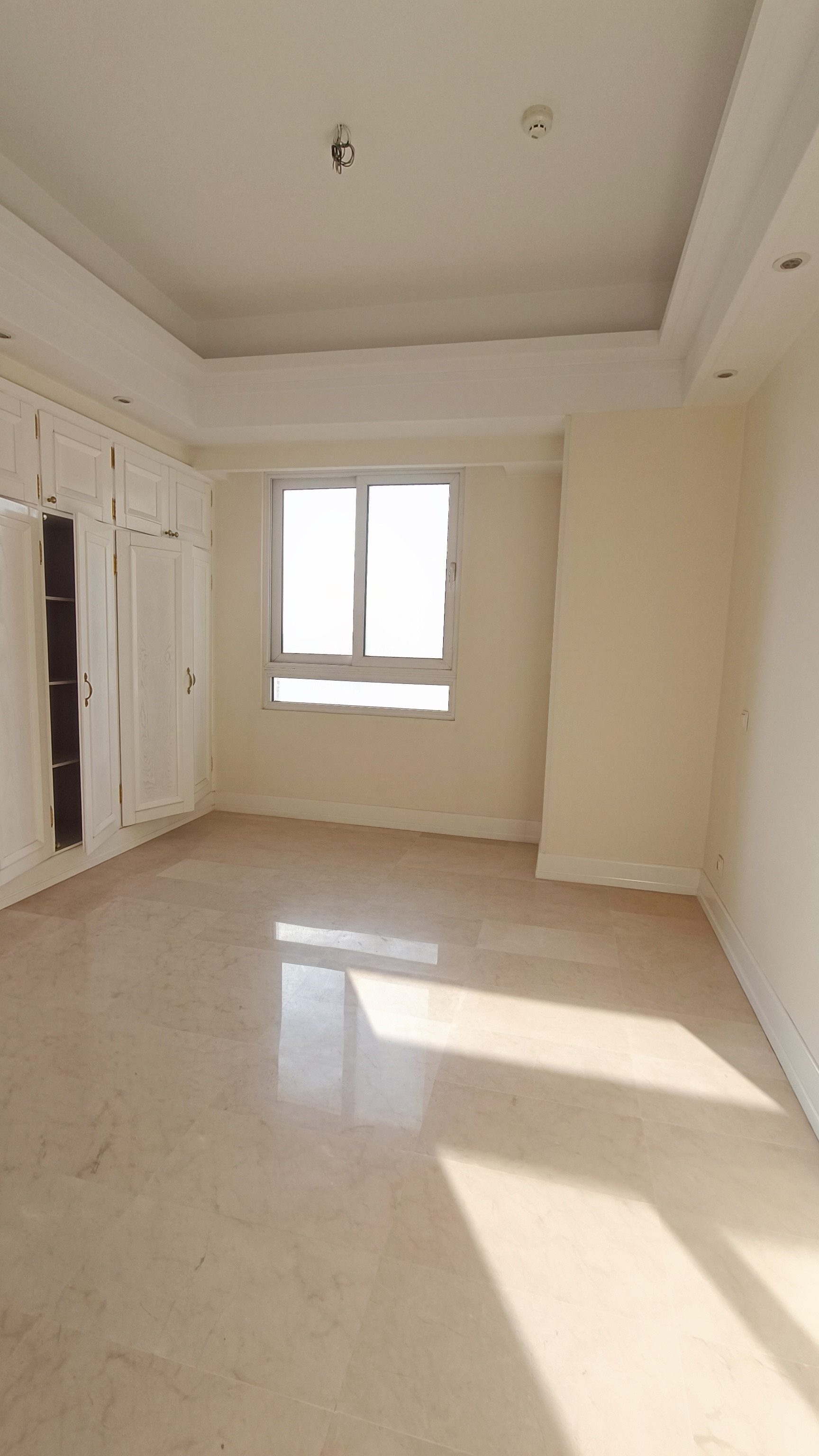 ۲۳۰متر/برج باغ/ فول امکانات