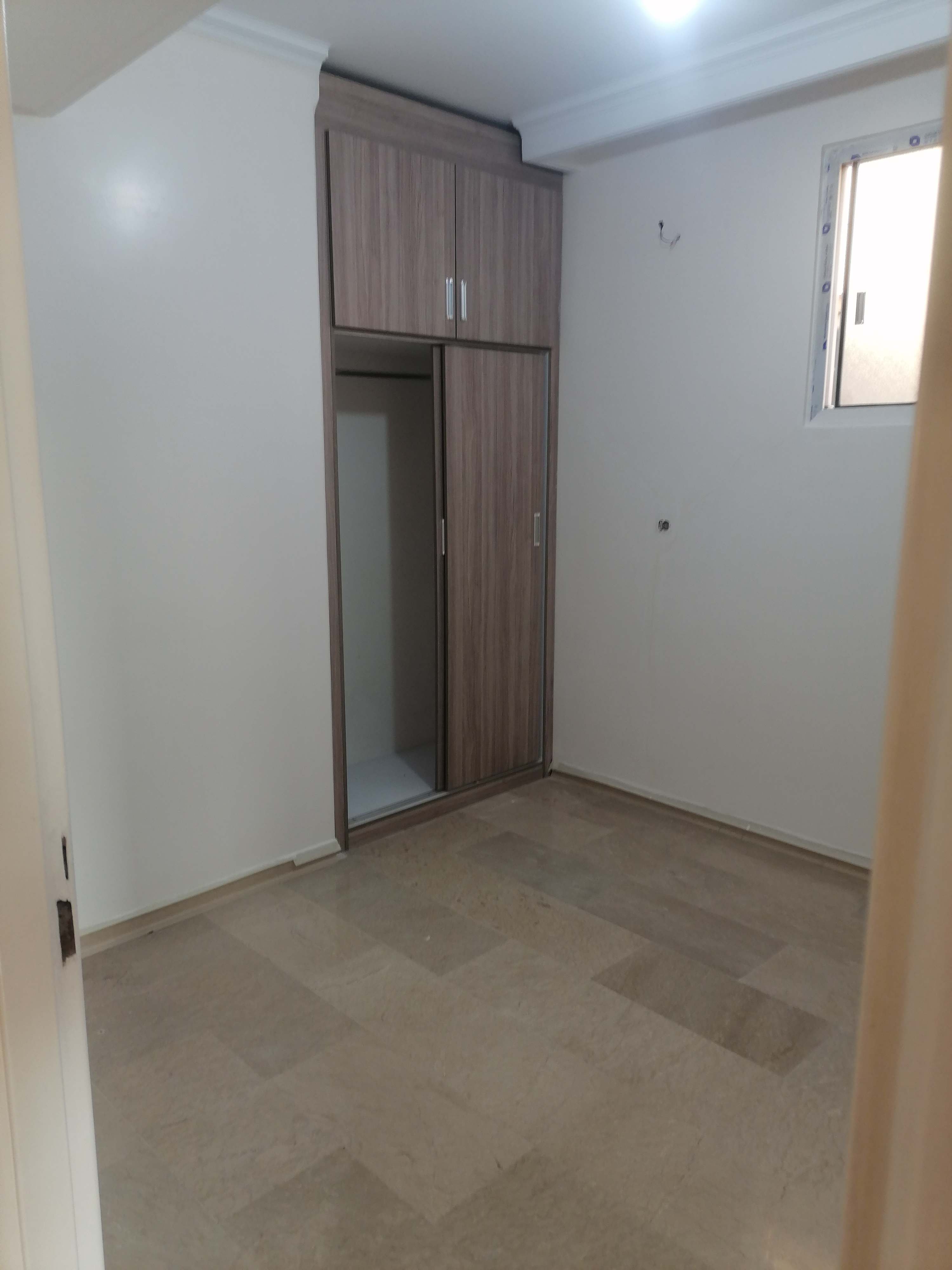 اجاره اپارتمان 130 متری بهترین لوکیشن منطقه