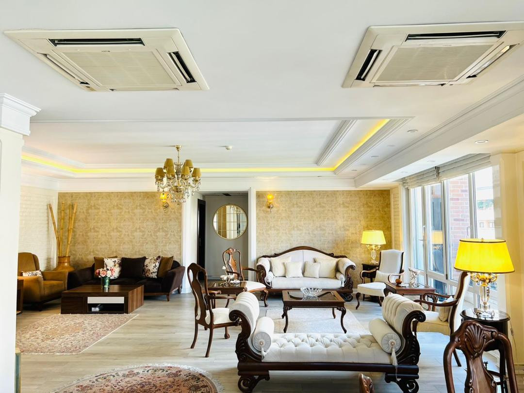 اپارتمان ۲۳۰ متر/ تک واحدی/۳ پارکینگ