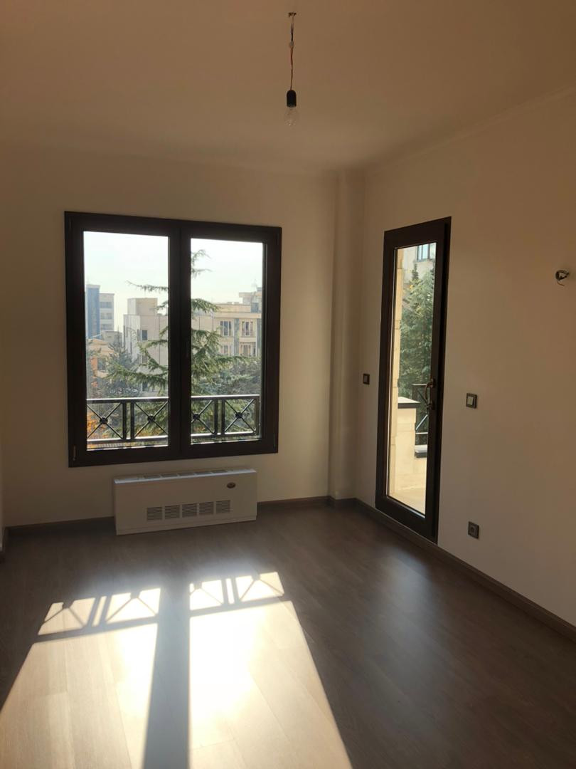 فروش آپارتمان 200 متر آجودانیه
