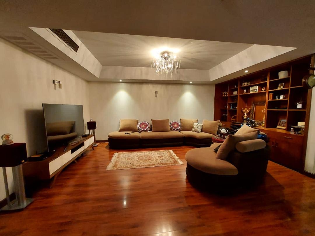 رهن کامل اپارتمان 120 متری در نیاوران