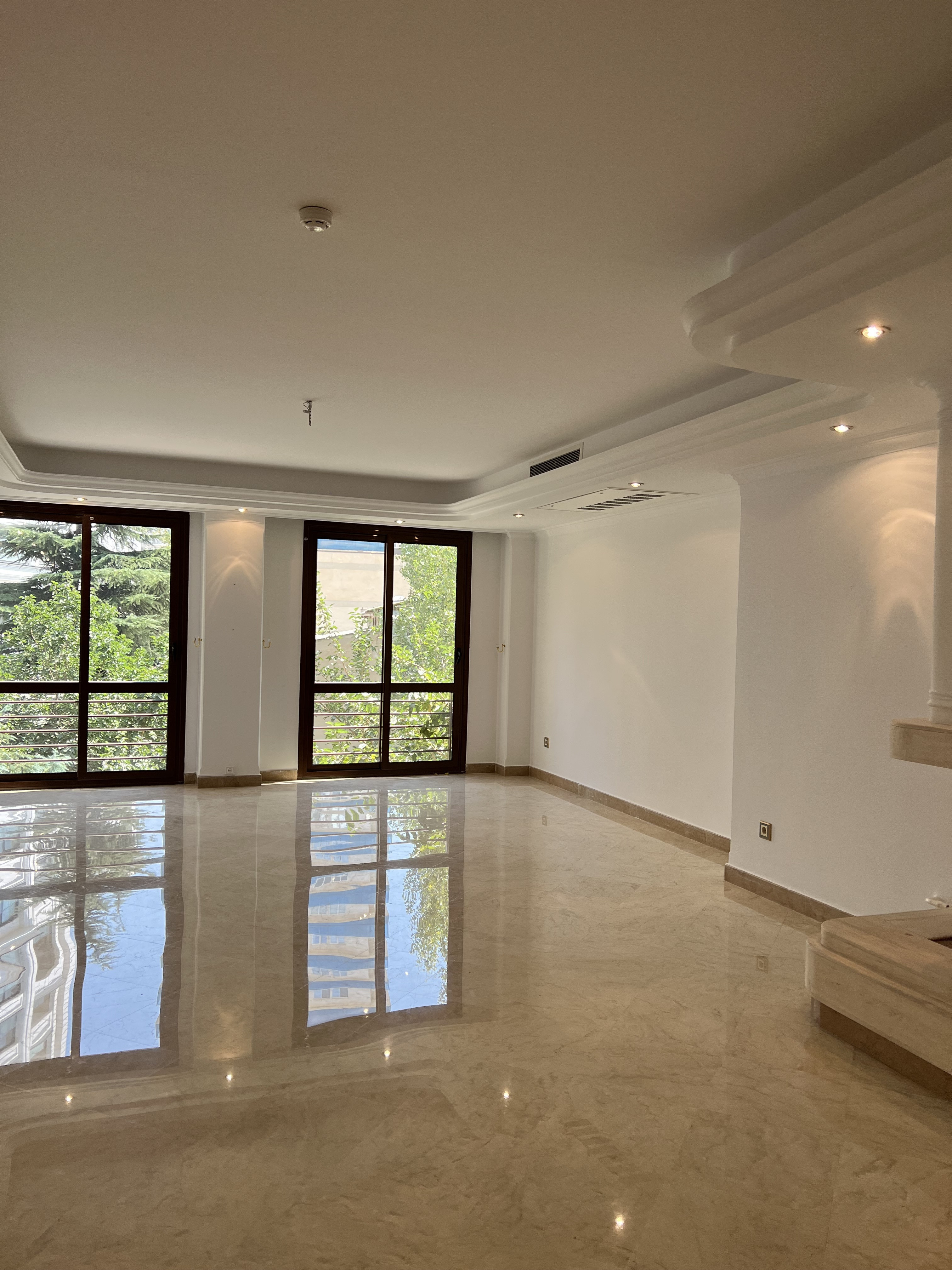 فروش اپارتمان 200 متر نياوران