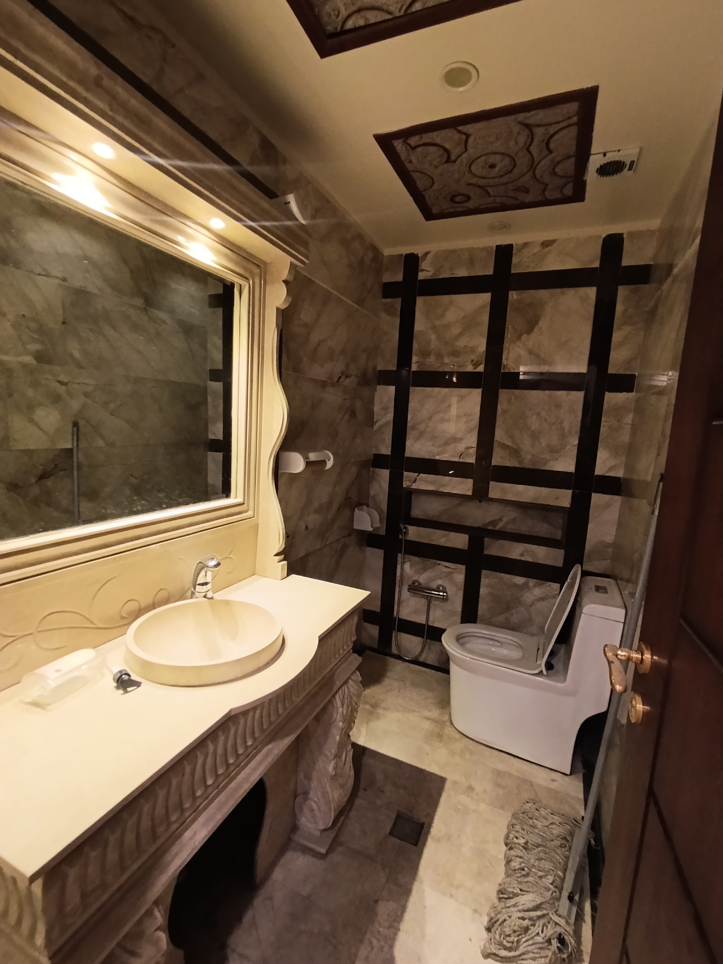 اجاره اداری 130متر اقدسیه