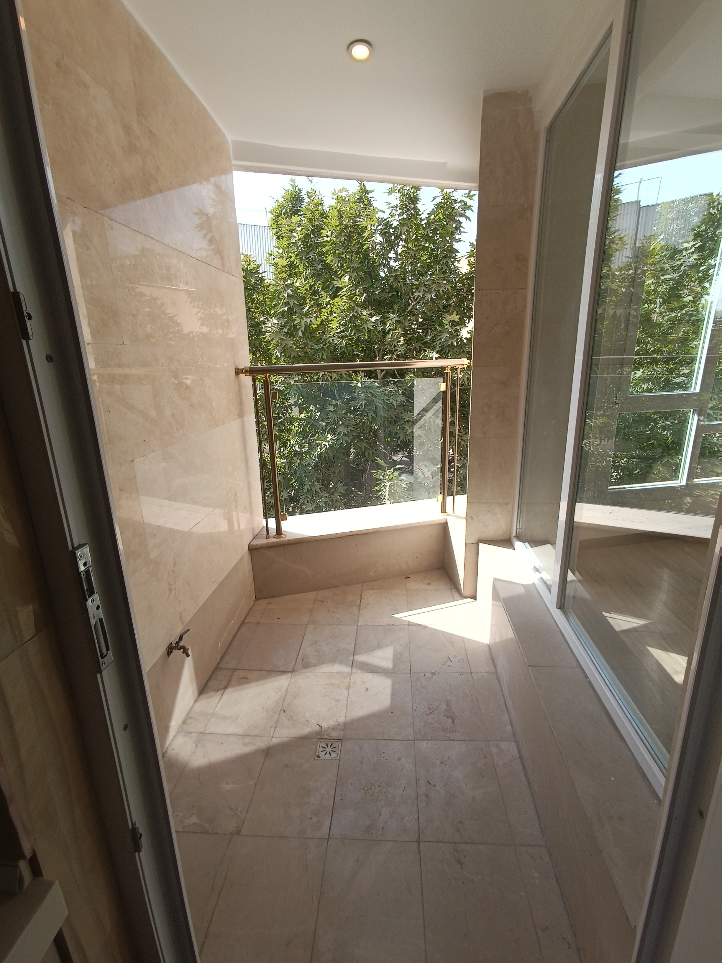 فروش آپارتمان 100 متر ازگل 2 خواب بالکن دار نوساز