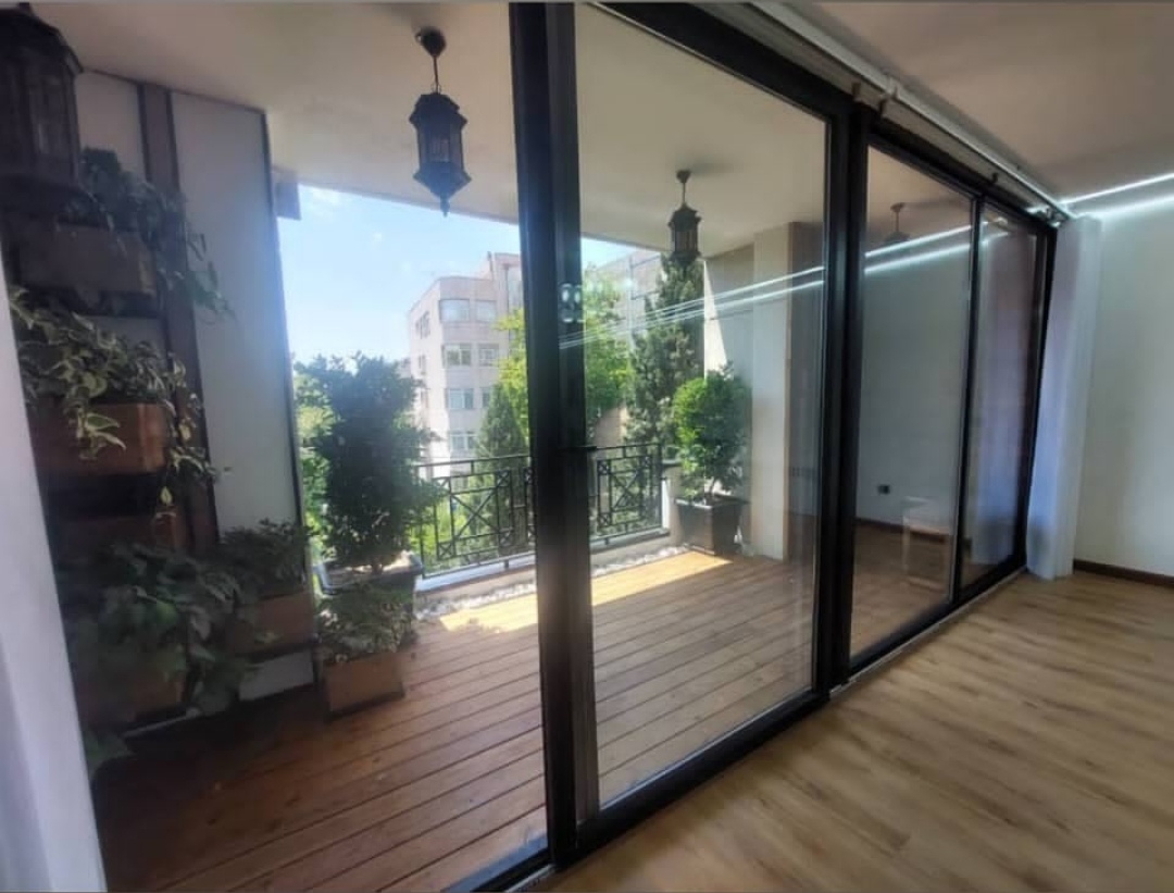 فروش آپارتمان 120 متر دیباجی جنوبی غرق در نور